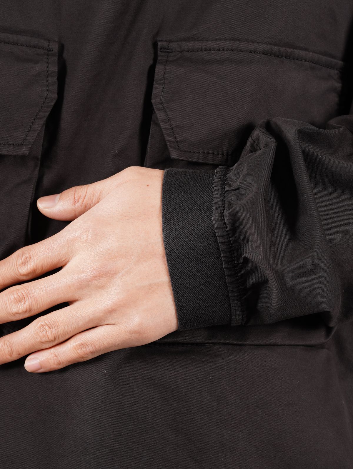 【ラスト1点】 SUPIMA® COTTON TWILL STRETCH-TC / スーピマコットン アノラック（フード付き） / ブラック