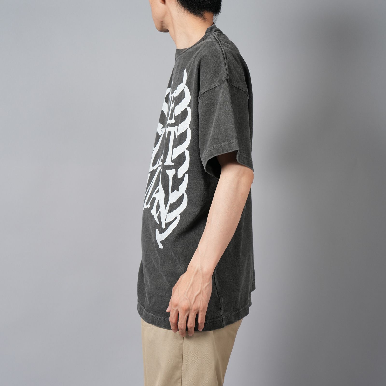 [8月10日(土)10時発売!!] PRINTED TEE SHIRTS "BONE" / Tシャツ (ブラック)