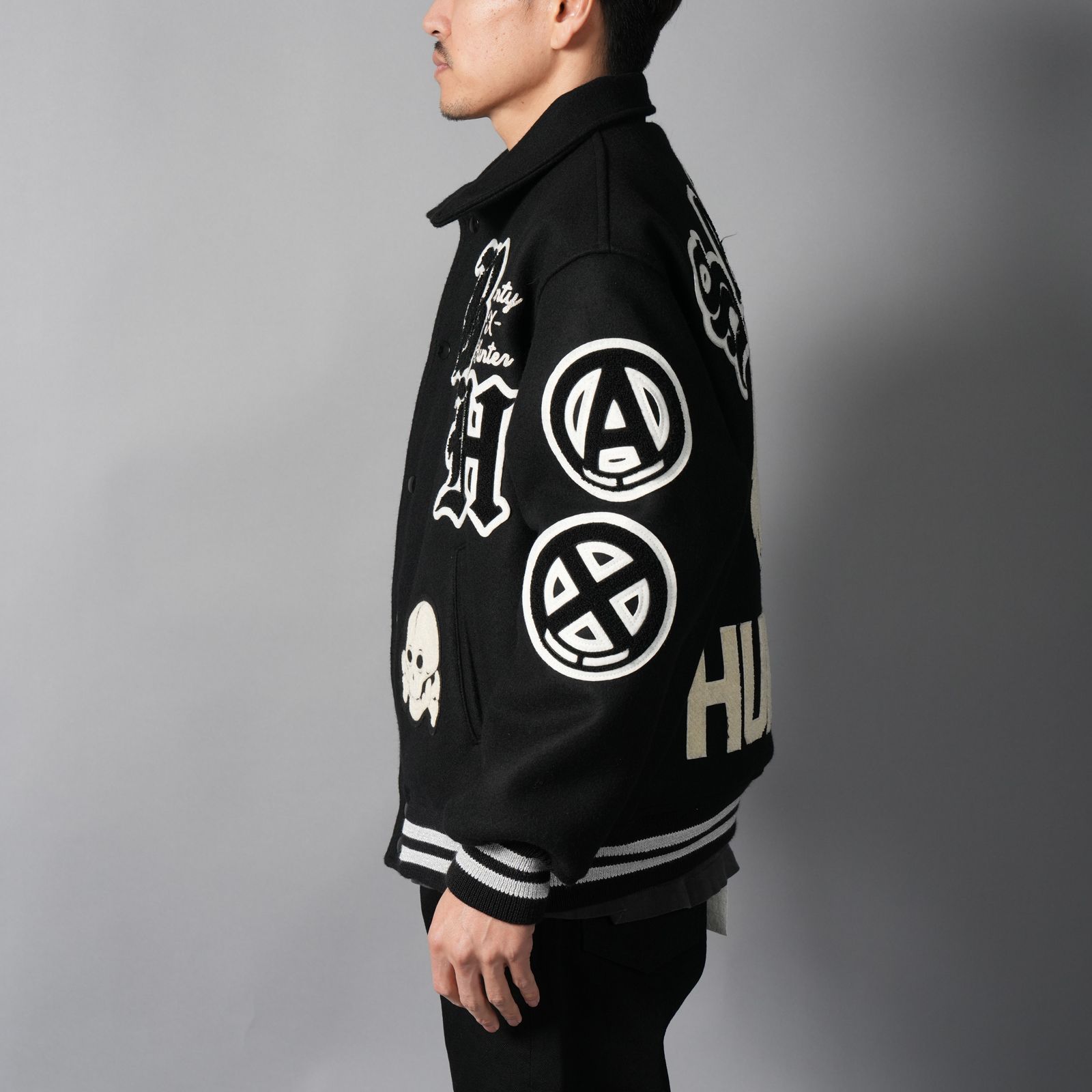 【残りわずか】【コラボ】SM-MK8-0000-C34 / BH_VARSITY JKT / SNT HUNTER / BLK / スタジャン (ブラック)