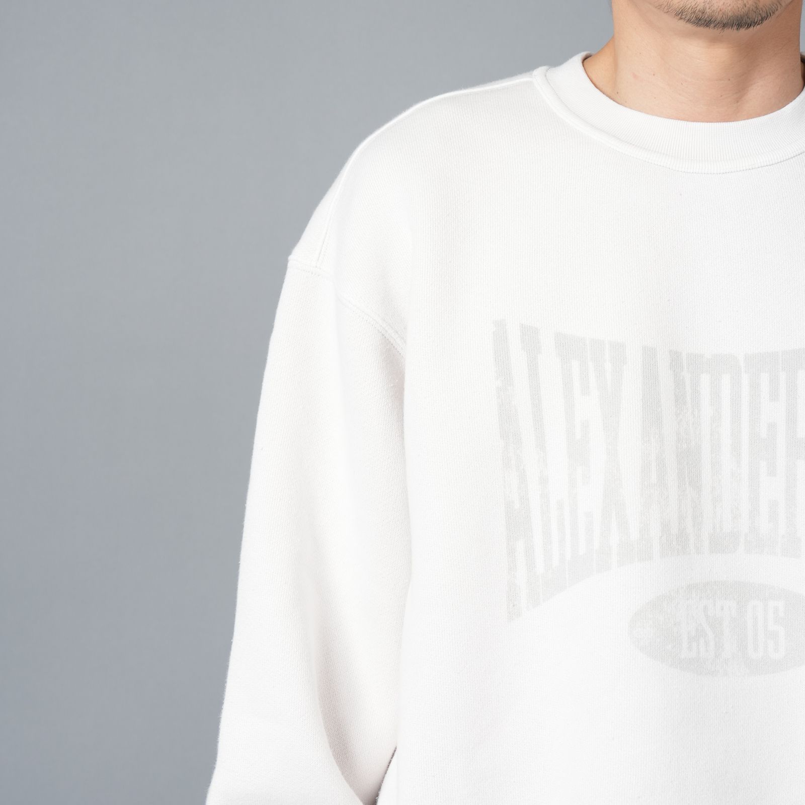 【ラスト1点】GRAPHIC CREWNECK SWEATSHIT / グラフィック クルーネックスウェット   (ダーティーホワイト)