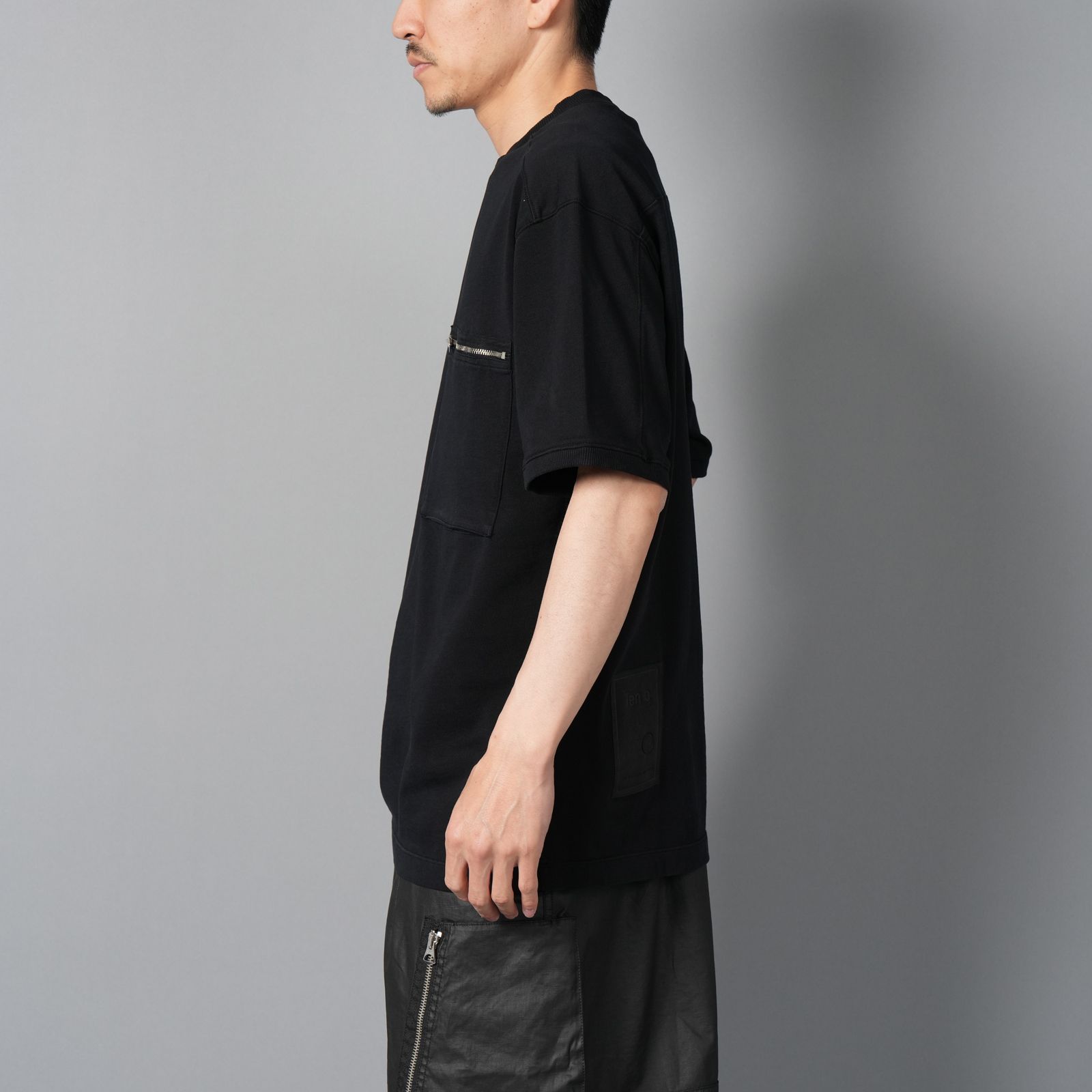 T-SHIRT MANICA CORTA / Tシャツ (ブラック)