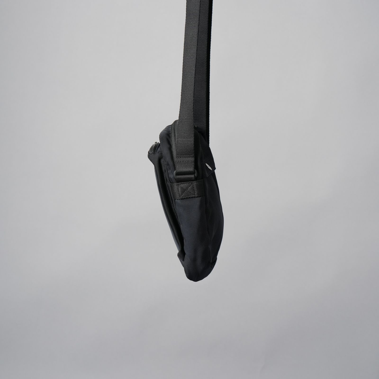 9200029 NYLON PANAMA ACCESSORIES / ポーチバック (ネイビーブルー)