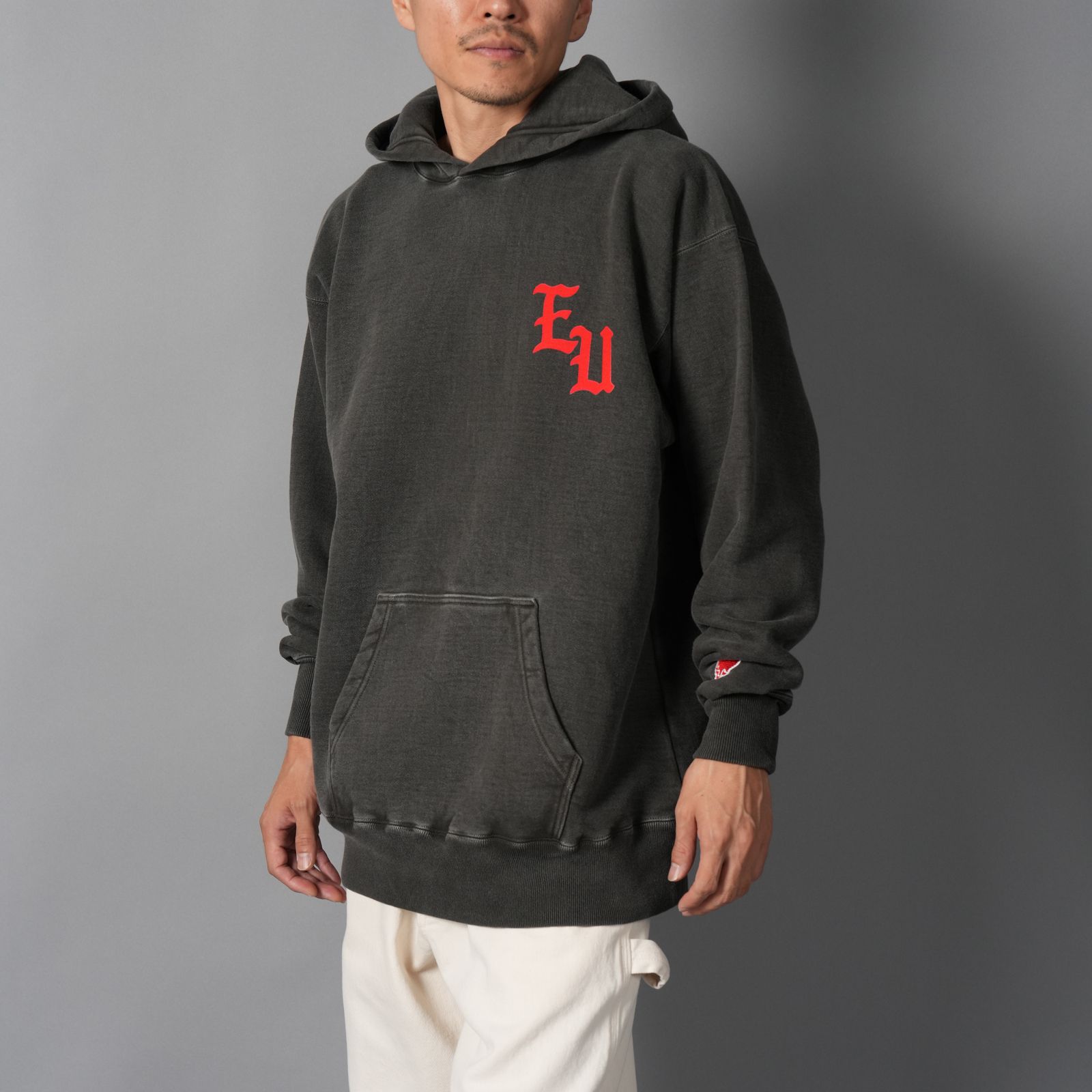 【コラボ】EU-HR1-0000-C01 / EU LOGO CL HOODIE / パーカー・プルオーバフーディー (ブラック)