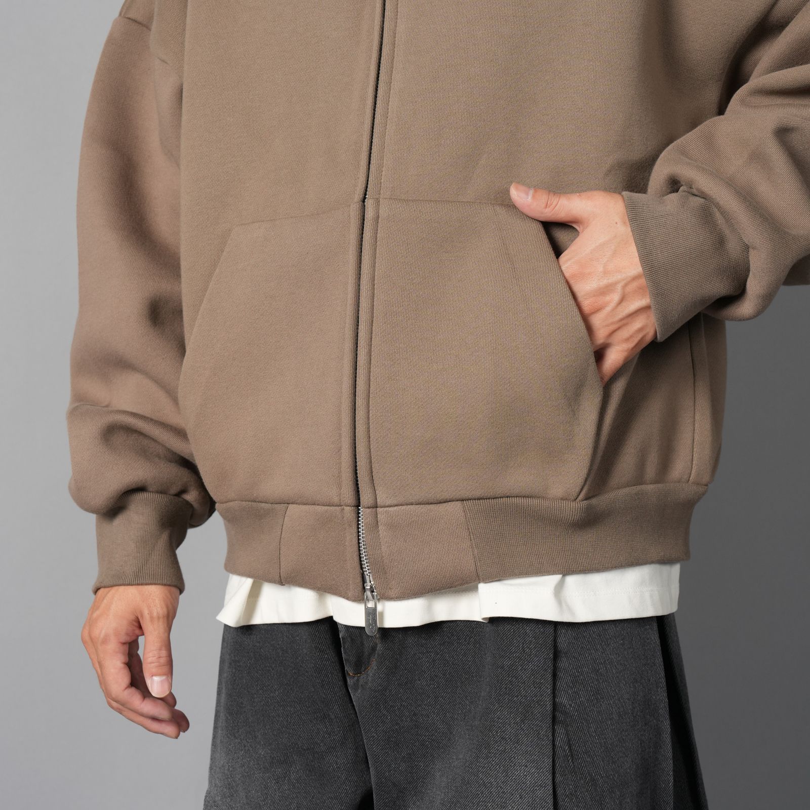 V2 ZIPPED HOODIE  / ジップフーディー (デューン)