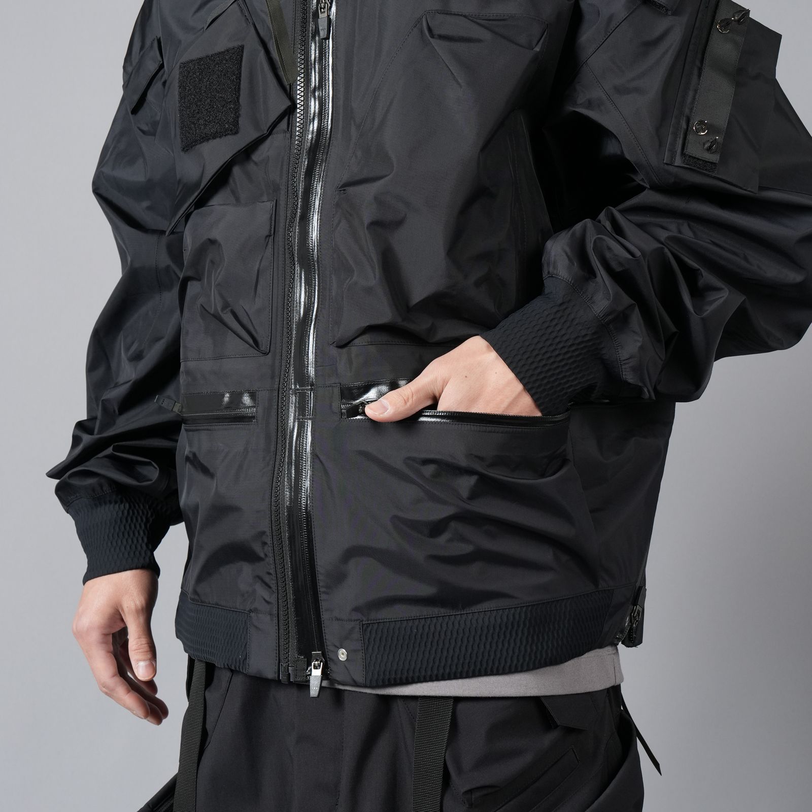 ACRONYM - 【ラスト1点】 J123A-GT / 3L Gore-Tex Interops Jacket Gen. 1 / ゴアテックス  インターロプスジャケット [ゴアテックス プロ][ワイドフィット] (ブラック) | Confidence