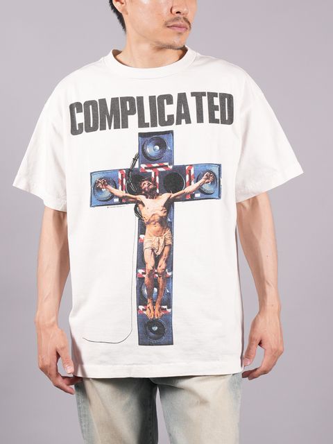 【限定】SM-A23-0000-C18 / KK/SS TEE / COMPLICATED / Tシャツ (ホワイト)