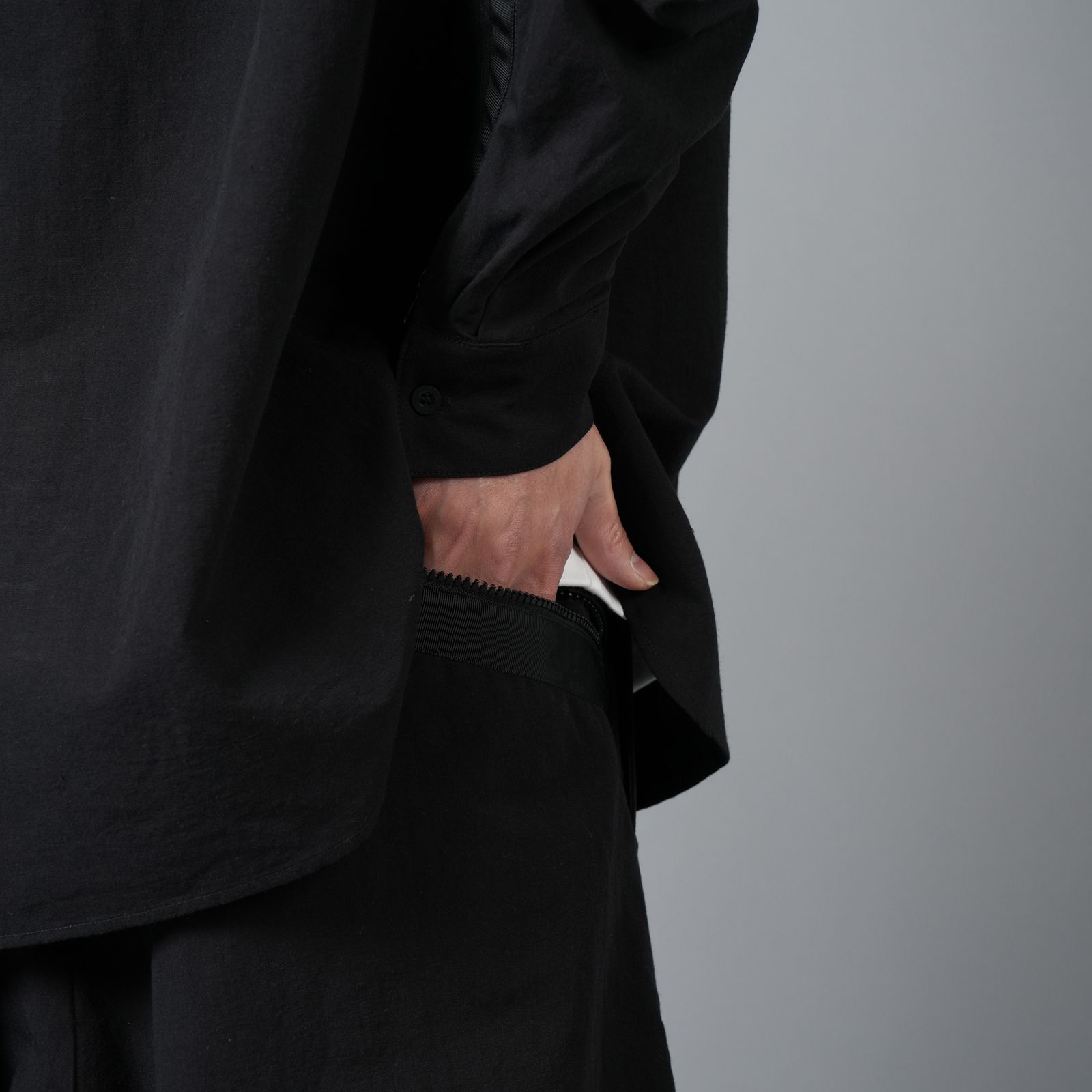 【限定】WATER REPELLENT NATURAL FABRIC SHORT PANTS / ショートパンツ (ブラック)