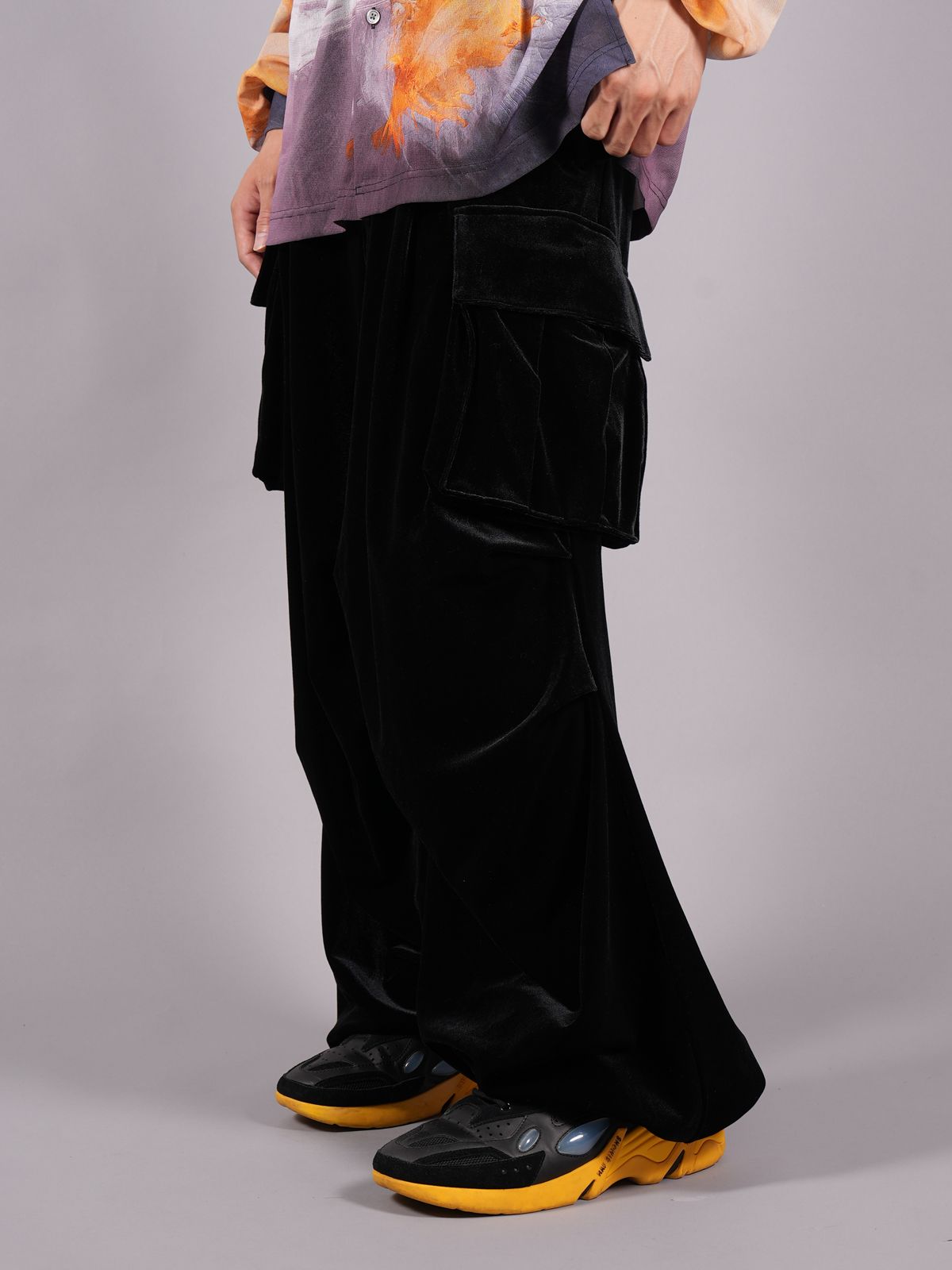 【ラスト1点】 PAINTED VELVET CARGO PANTS / ペインテッド ベルベット カーゴパンツ    (ブラック)
