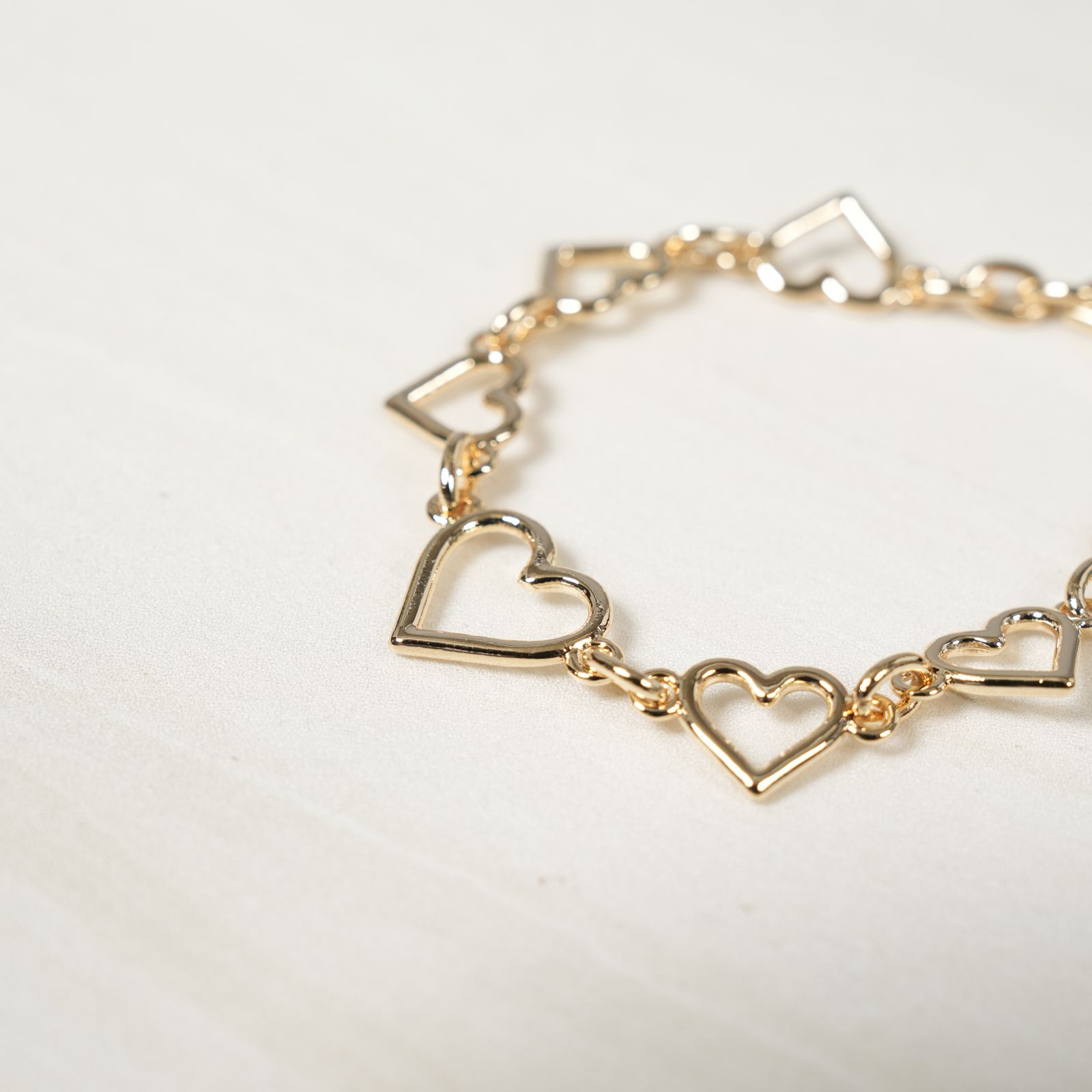 【ラスト1点】Heart Shaped Bracelet / ブレスレット (ゴールド)
