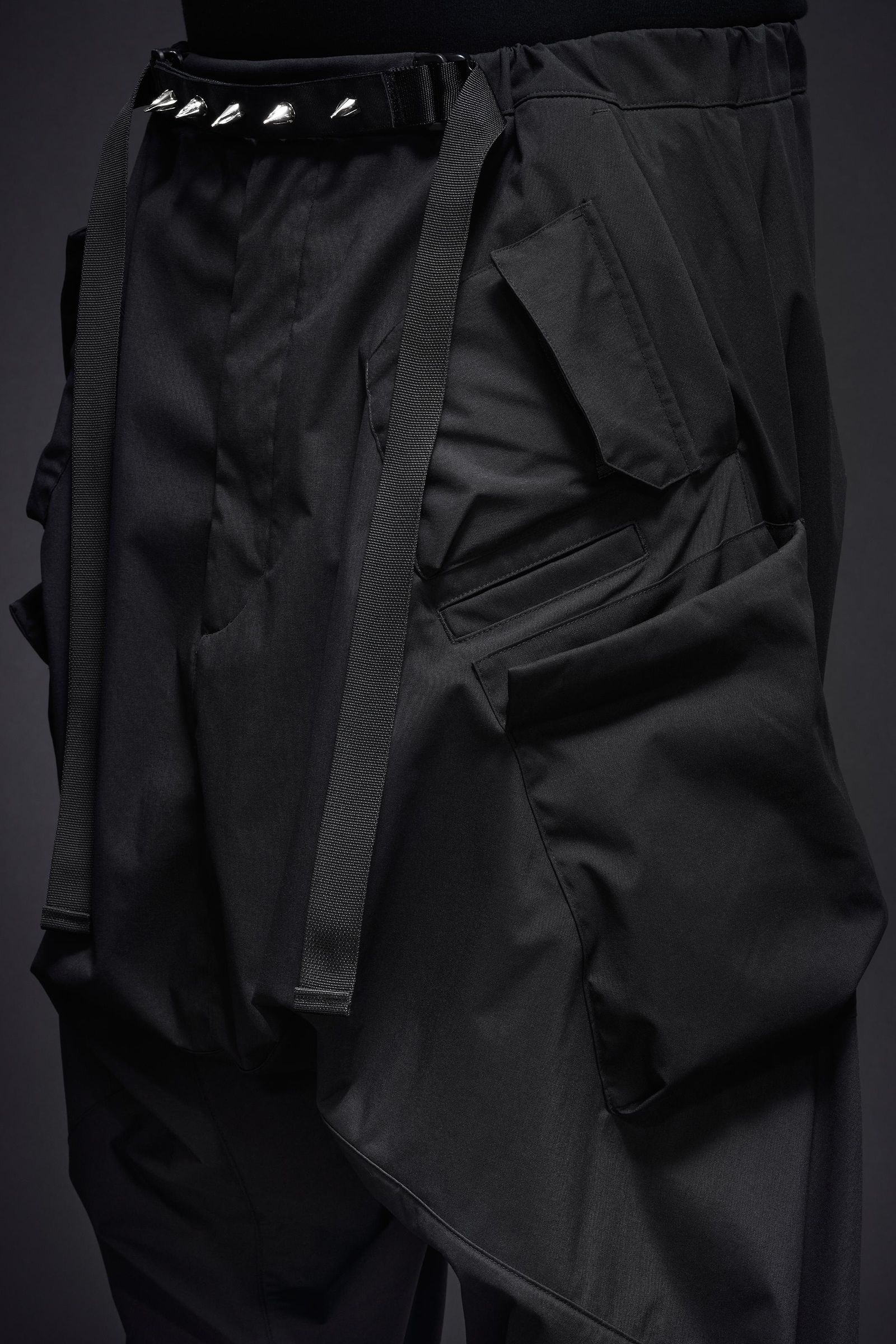 【ラスト1点】P30A-E / Encapsulated Nylon Articulated Cargo Pant / ナイロン カーゴパンツ / パンツ  [ウルトラワイドフィット](ブラック)