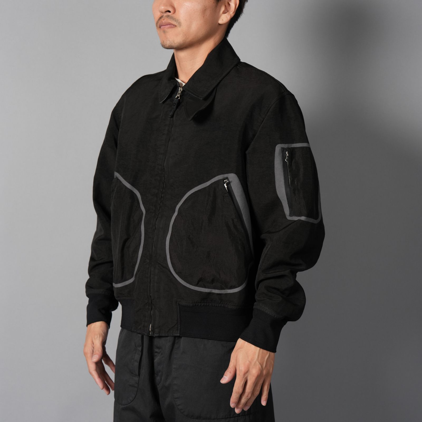 OUTERWEAR MEDIUM JACKET IN TRAMA 3D - NYLON FACE / ブルゾン (ブラック)