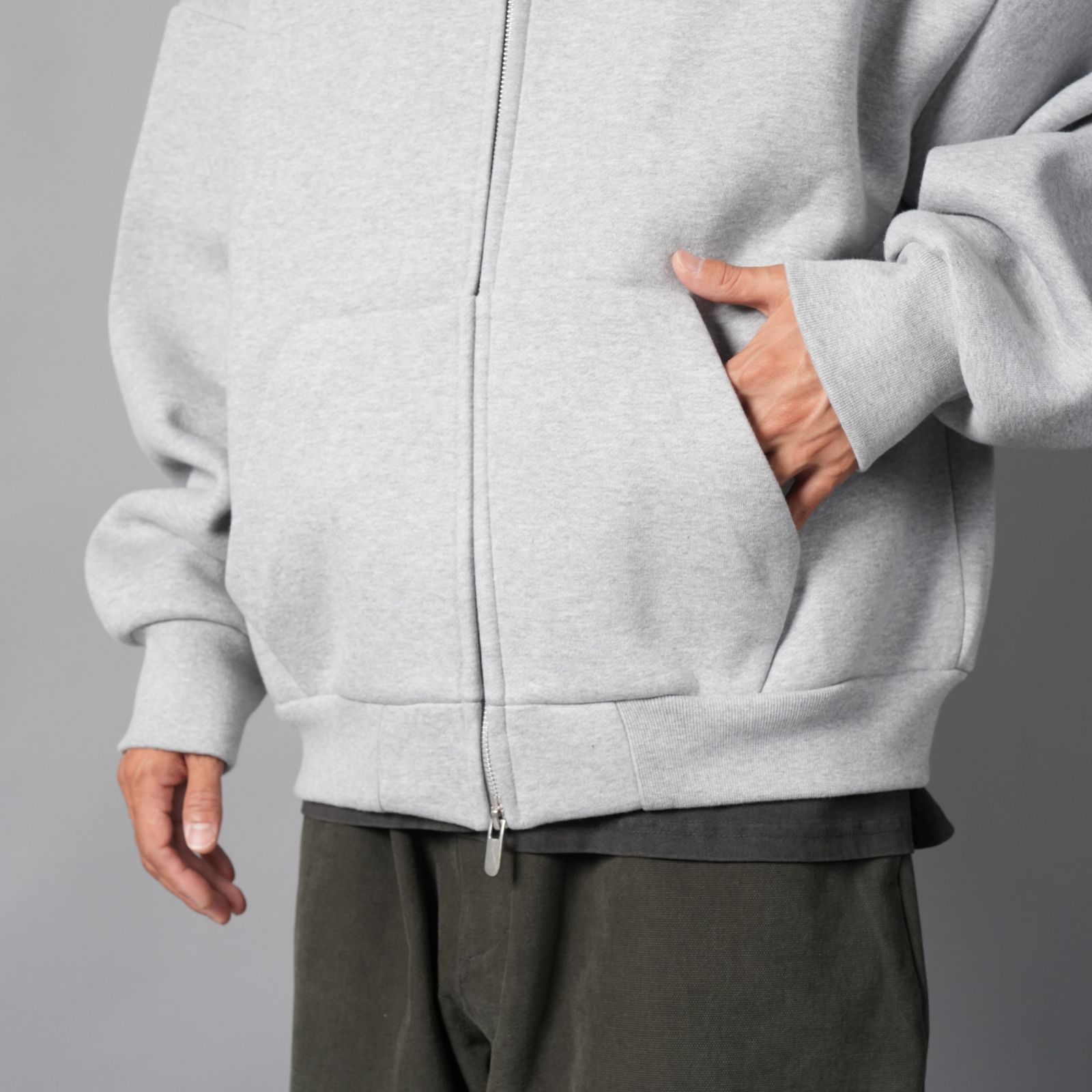 V2 ZIPPED HOODIE  / ジップフーディー (クラウド)