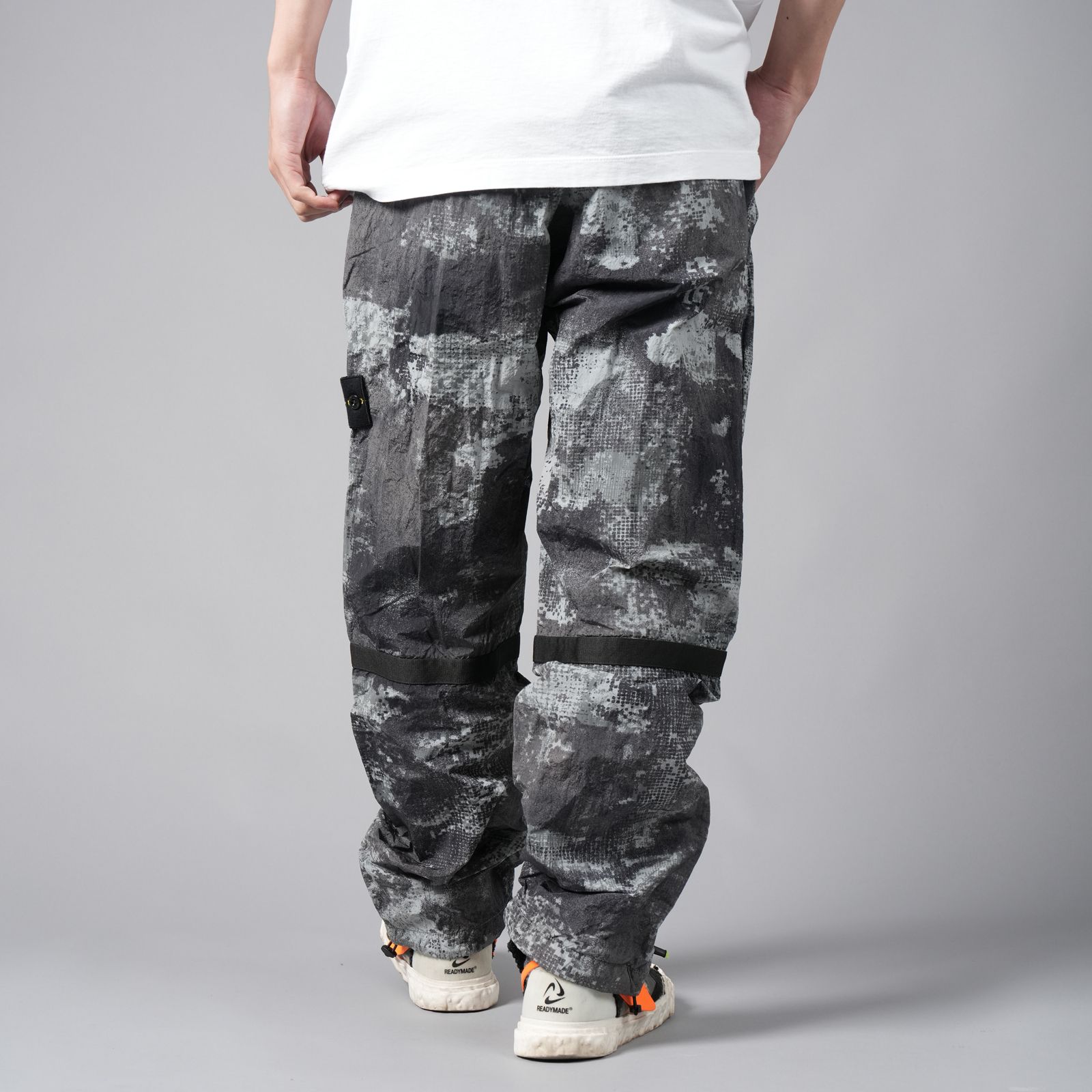 【ラスト1点】662E1 / DISSOLVING GRID CAMO ON ECONYL REGENERATED NYLON / NYLON PANTS  / ナイロンパンツ  (グレー)
