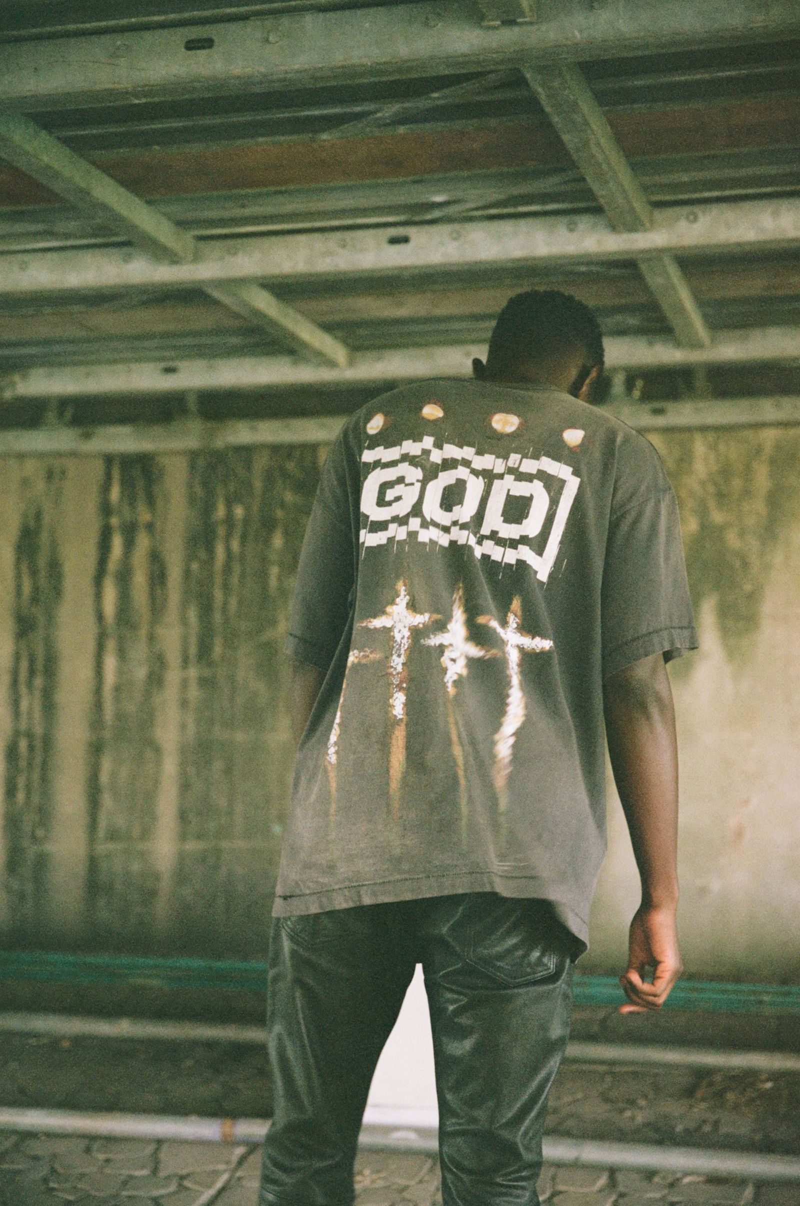 【限定】SM-A23-0000-C09 / FS_SS T-SHIRT / GOD / Tシャツ  (ブラック)