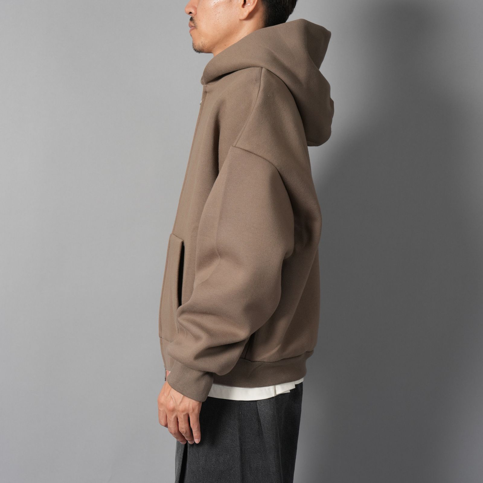 V2 ZIPPED HOODIE  / ジップフーディー (デューン)