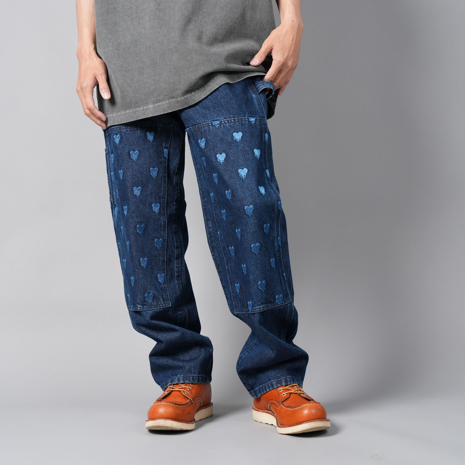 LOGO PATTERN DENIM PANTS / ロゴパターン デニムパンツ / ダブルニー (インディゴ)