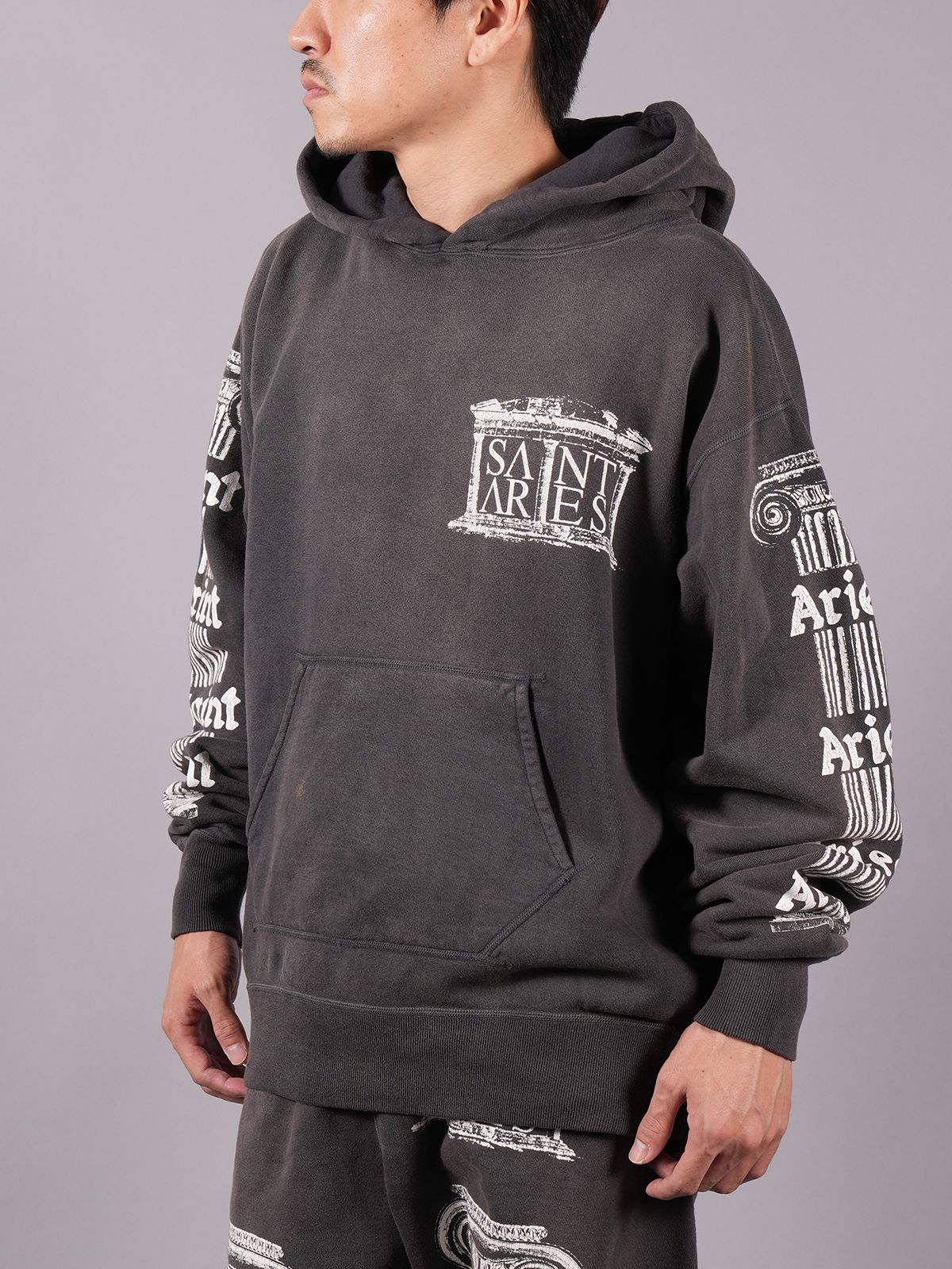 SAINT M×××××× - 【ラスト1点】【限定】SM-A23-0000-C03 / ARS_HOODIE / ST ARIES /  プルオーバフーディー (ブラック) | Confidence