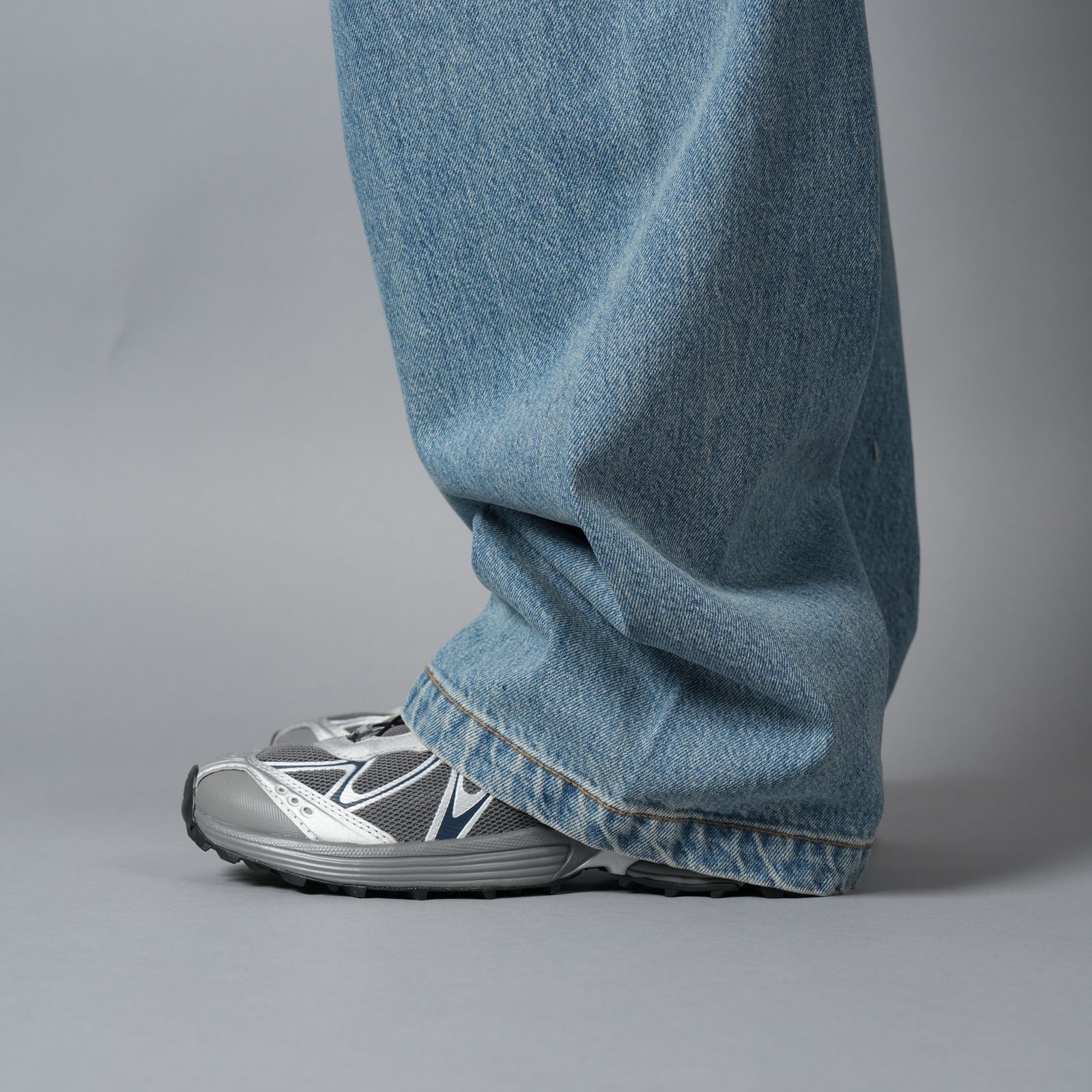 DENIM 410 BERMUDA JEANS / デニムパンツ (ヴィンテージタイブルーウォッシュ)