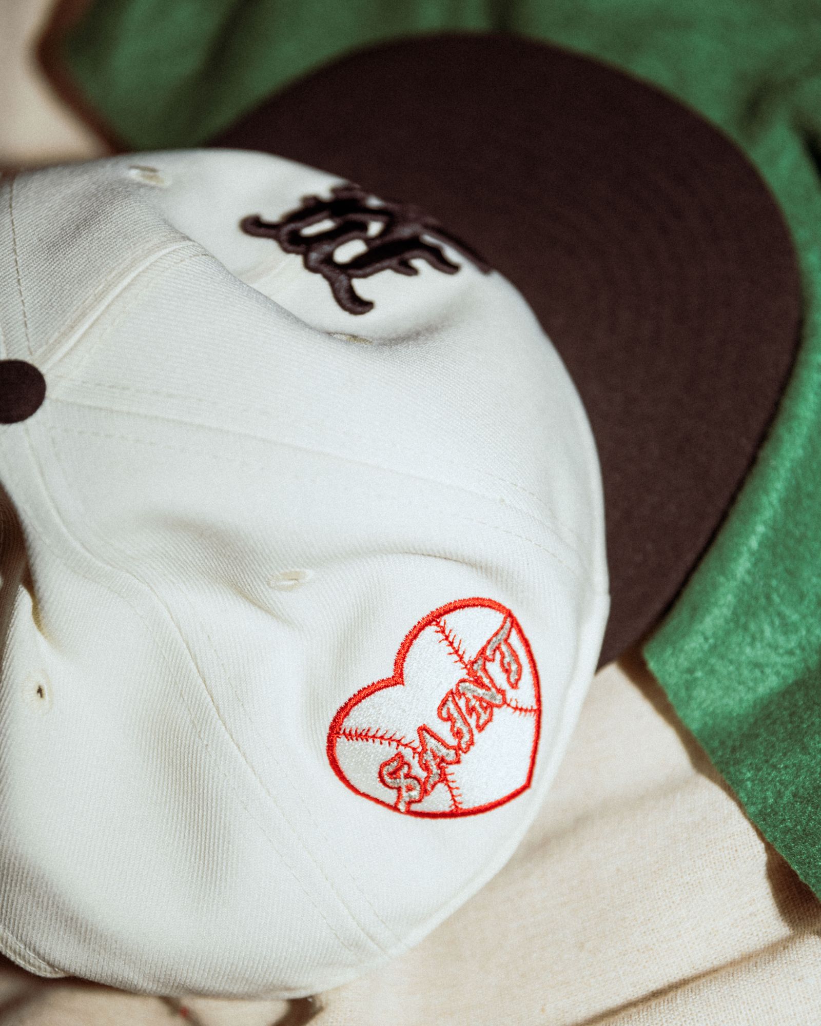 【コラボ】SM-MK8-0000-C22 / NE_CAP / CELEBRITY / WHITE / キャップ (ホワイト)