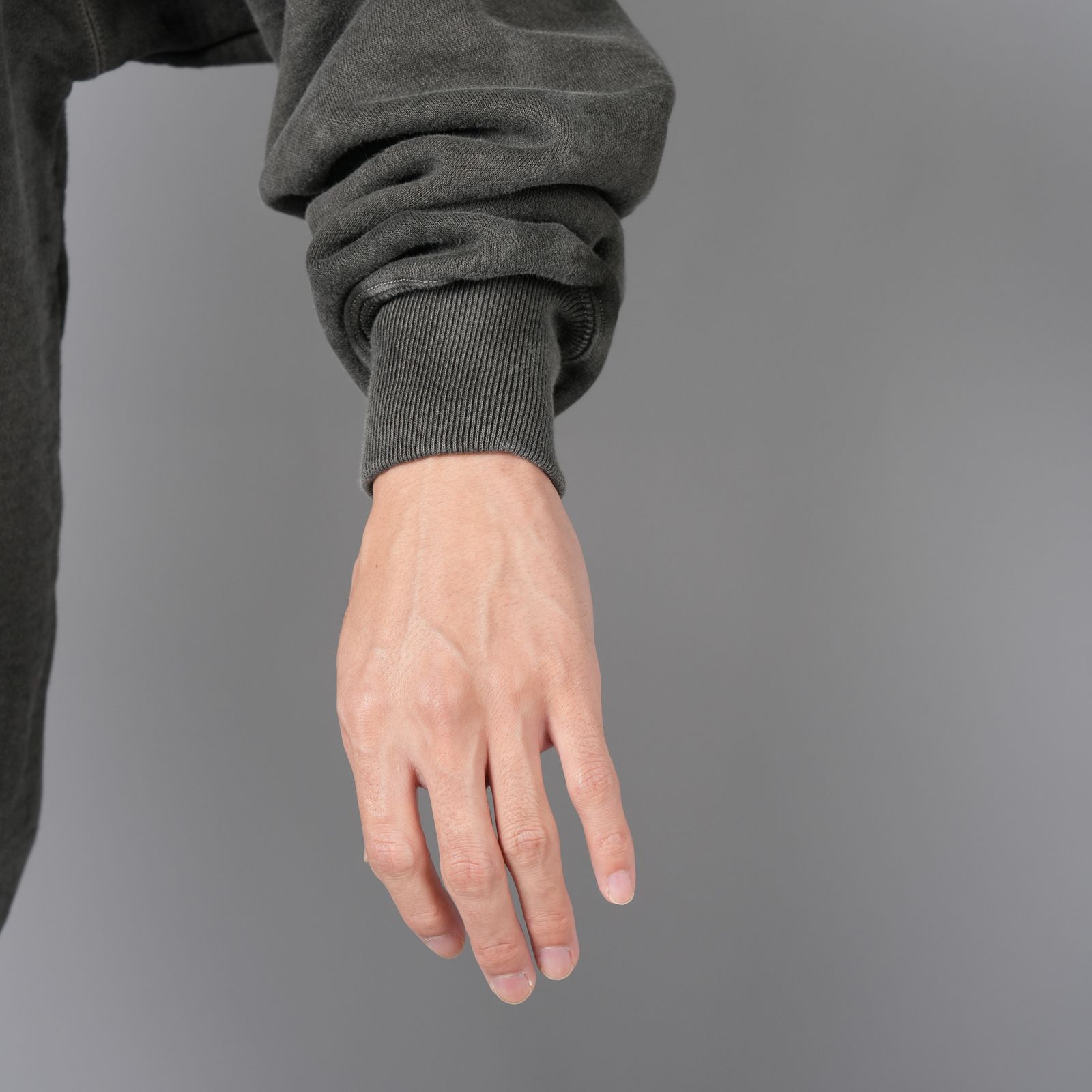 PRINTED CREW NECK "METAL" / クルーネックスウェット (ブラック)