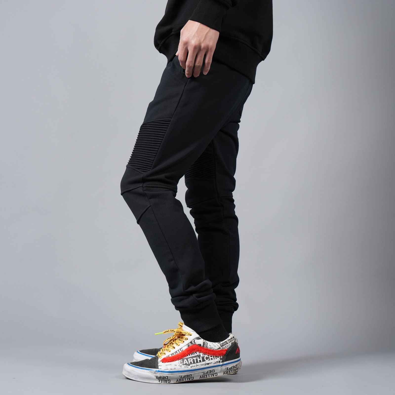 BALMAIN - 【ラスト1点】RIBBED BALMAIN FLOCK SWEATPANTS BALMAIN - 【ラスト1点】RIBBED BALMAIN FLOCK SWEATPANTS