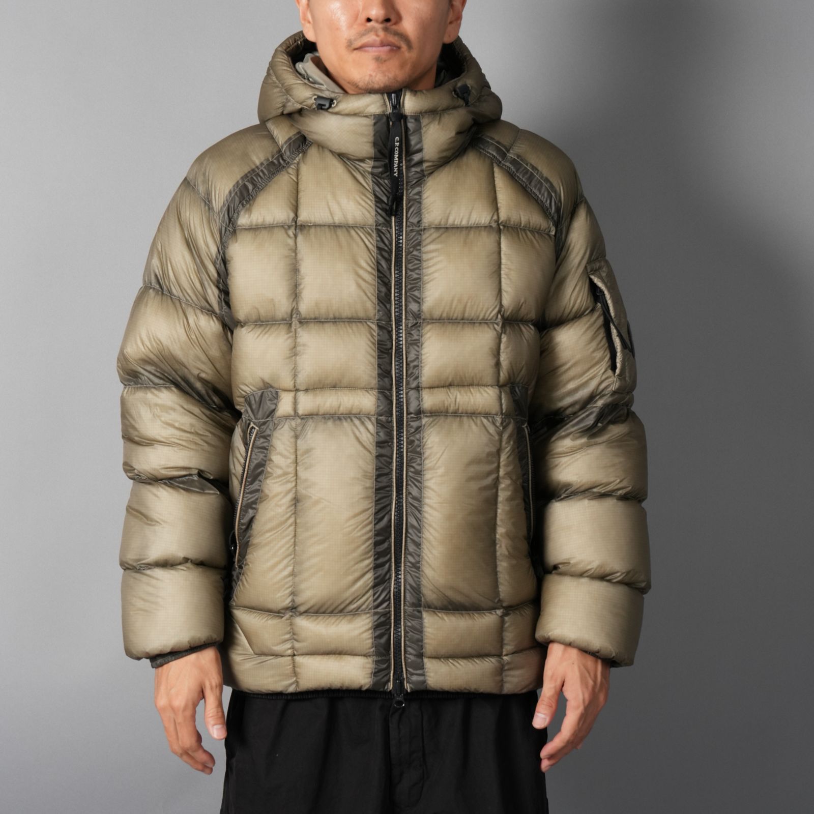 【残りわずか】D.D. SHELL HOODED DOWN JACKET / フーデッド ダウンジャケット (フォールンロック)