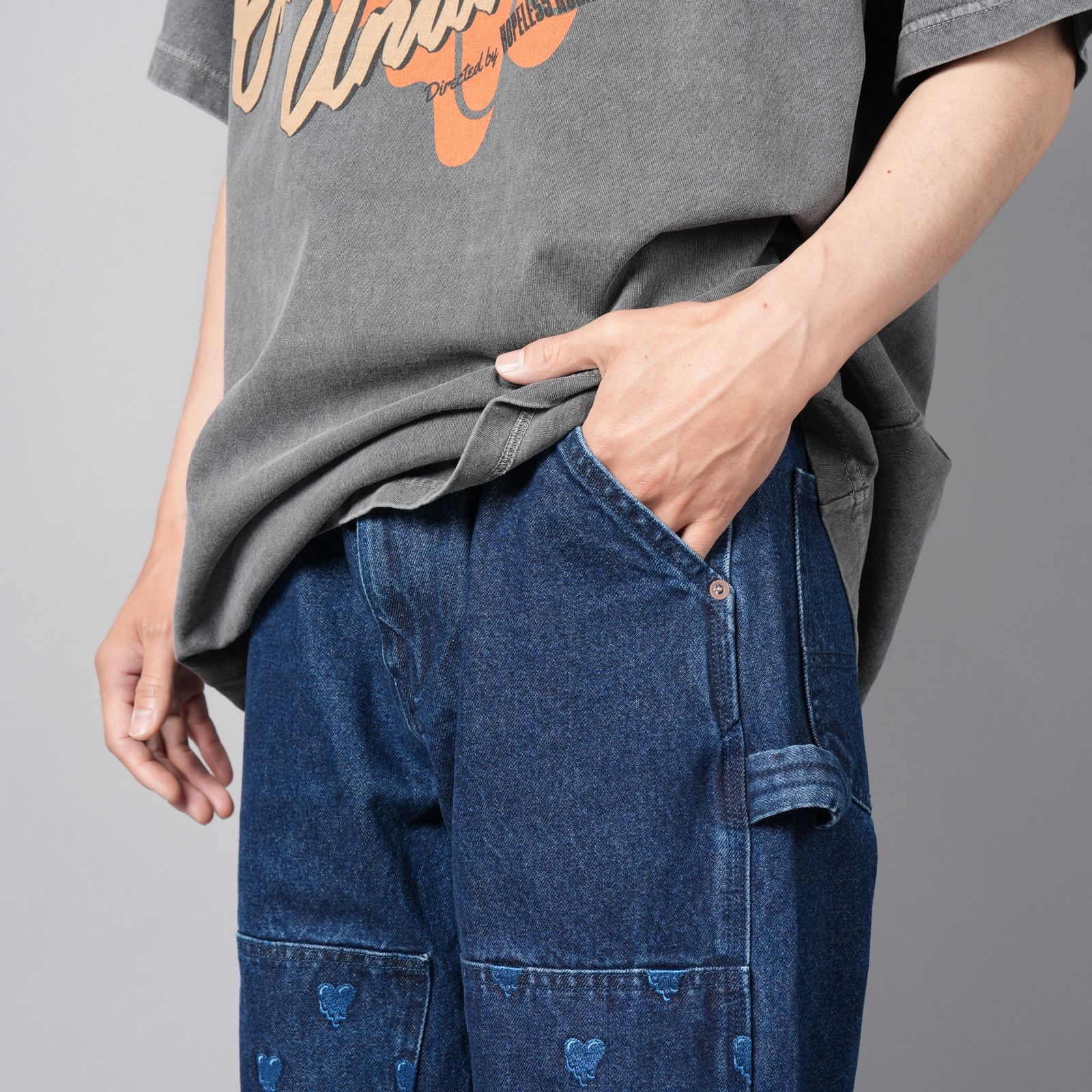 LOGO PATTERN DENIM PANTS / ロゴパターン デニムパンツ / ダブルニー (インディゴ)