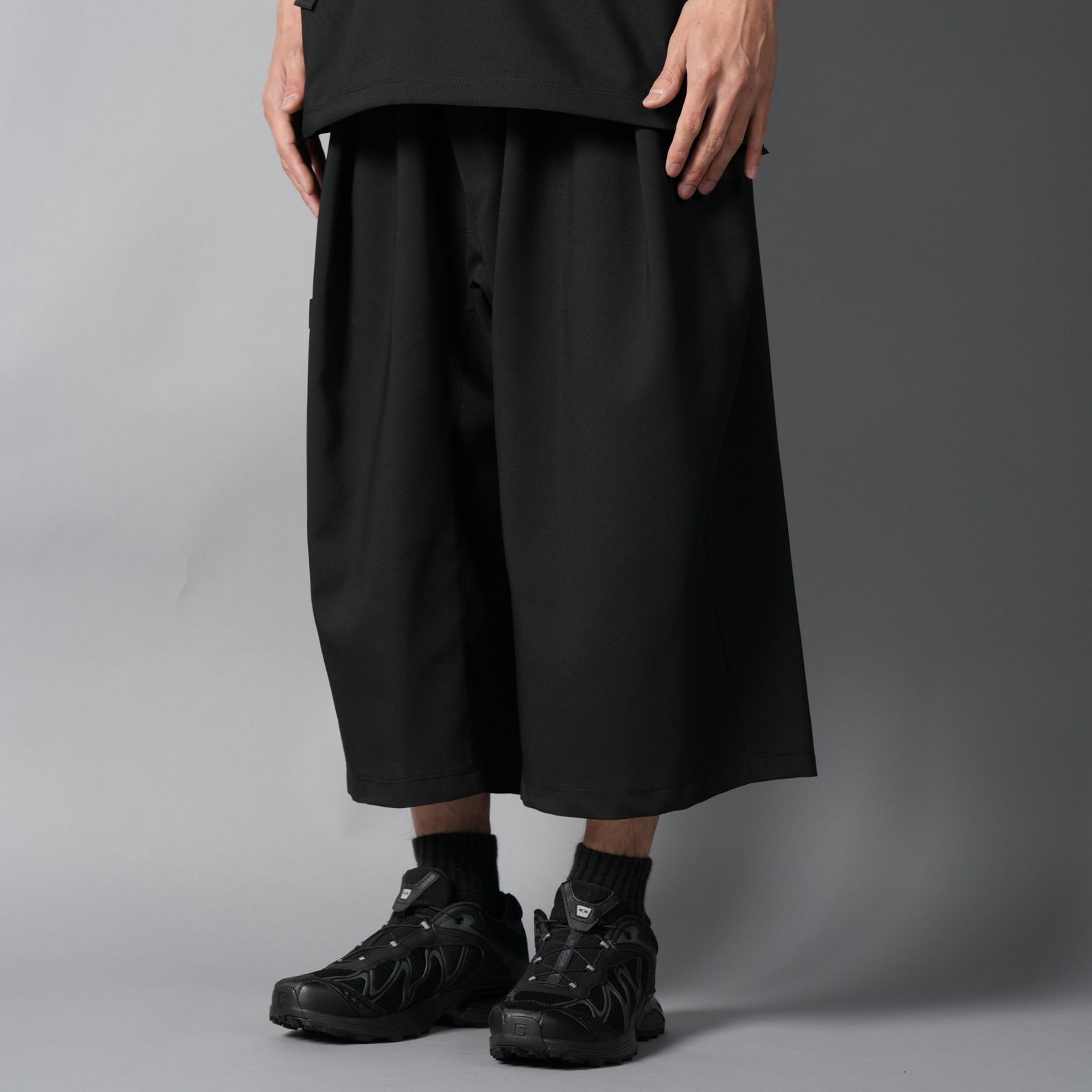 【GHOST】WOVEN WATER-REPELLENT TWO TUCK NINJA SHORTS / ニンジャショーツ(ブラック)
