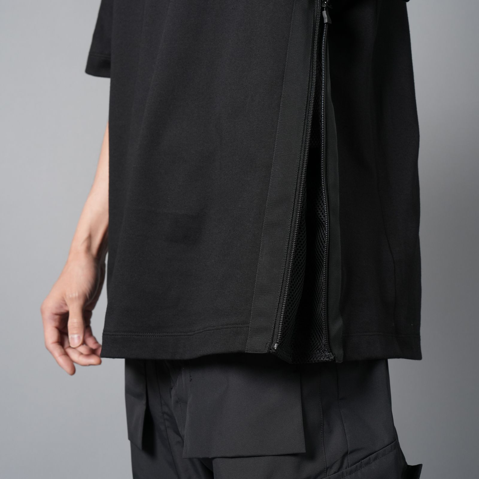 【コラボ】HYBRID PLATING COTTON POLYESTER SHORT T-SHIRT / Tシャツ (ブラック)
