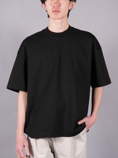クラシカルな仕立ての2-TUCK TROUSERS