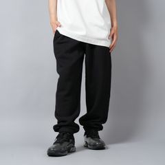 【定番アイテム】 ESSENTIAL TERRY CLASSIC SWEATPANT PUFF PAINT LOGO  / スウェットパンツ 【ユニセックス】 / ブラック