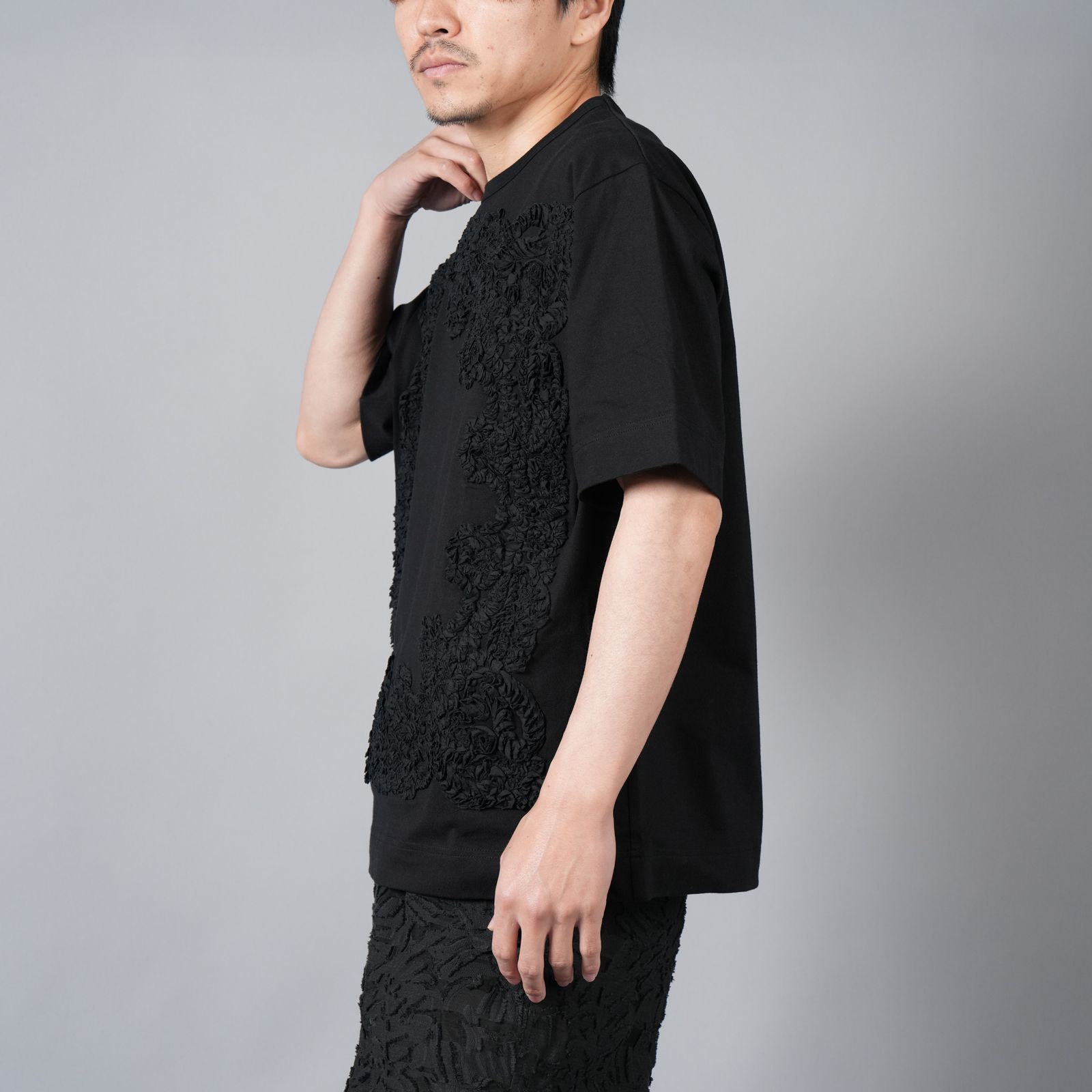 【個性的な装い】D&G バンダナプリント シルク Tシャツ 個性的な装い】D&G バンダナプリント シルク Tシャツ