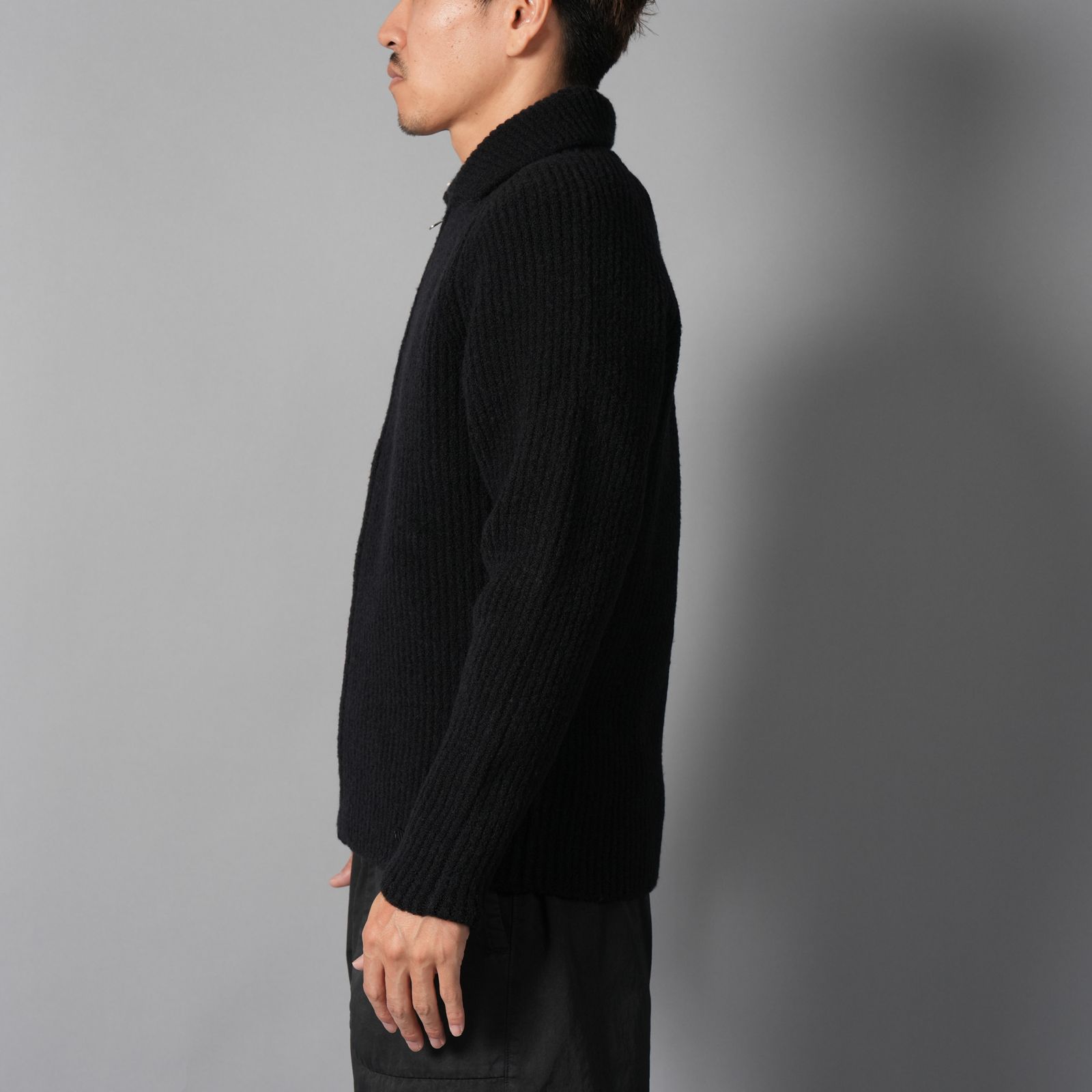 KNITWEAR CARDIGAN IN BOUCLE FELTED YARN / ニットカーディガン (ブラック)