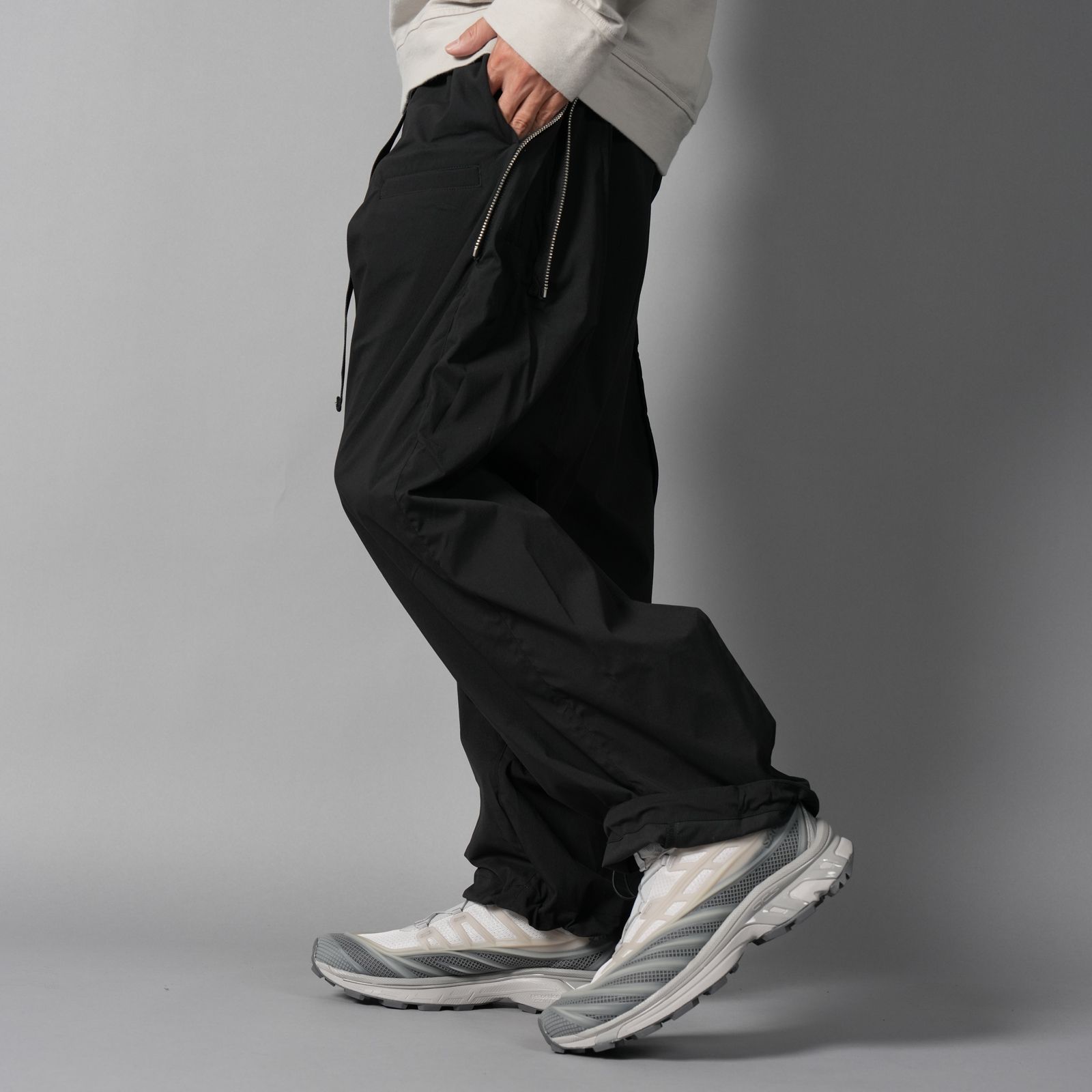 P63-E  / ENCAPSULATED NYLON DRAWCORD PANT [ストレートフィット](ブラック)