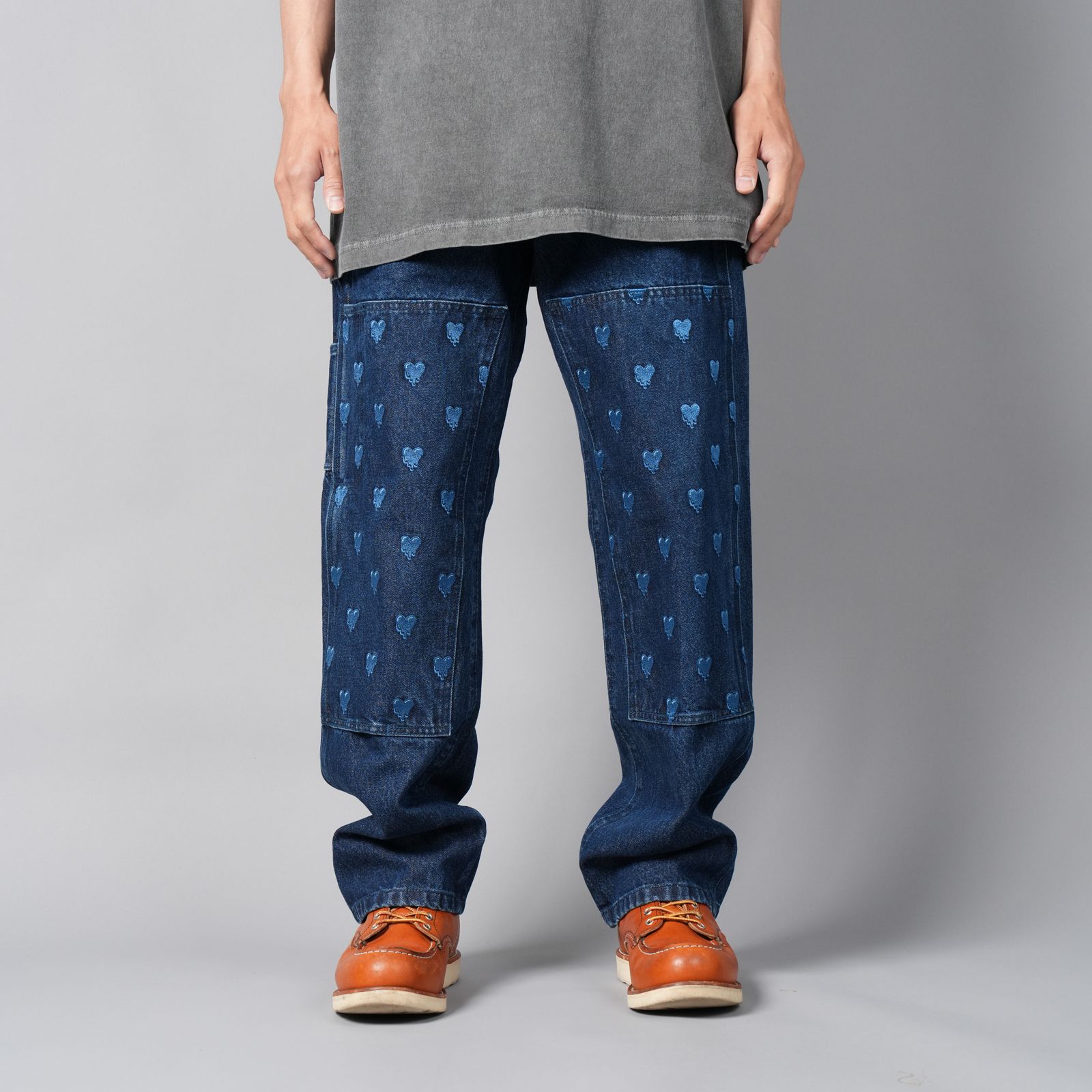 LOGO PATTERN DENIM PANTS / ロゴパターン デニムパンツ / ダブルニー (インディゴ)