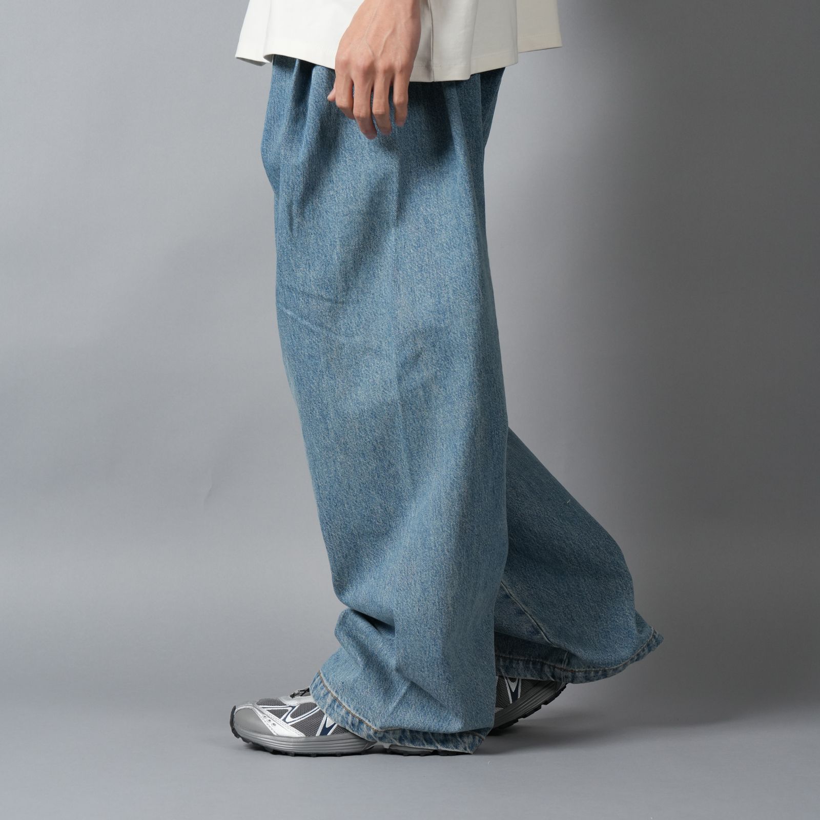 DENIM 410 BERMUDA JEANS / デニムパンツ (ヴィンテージタイブルーウォッシュ)