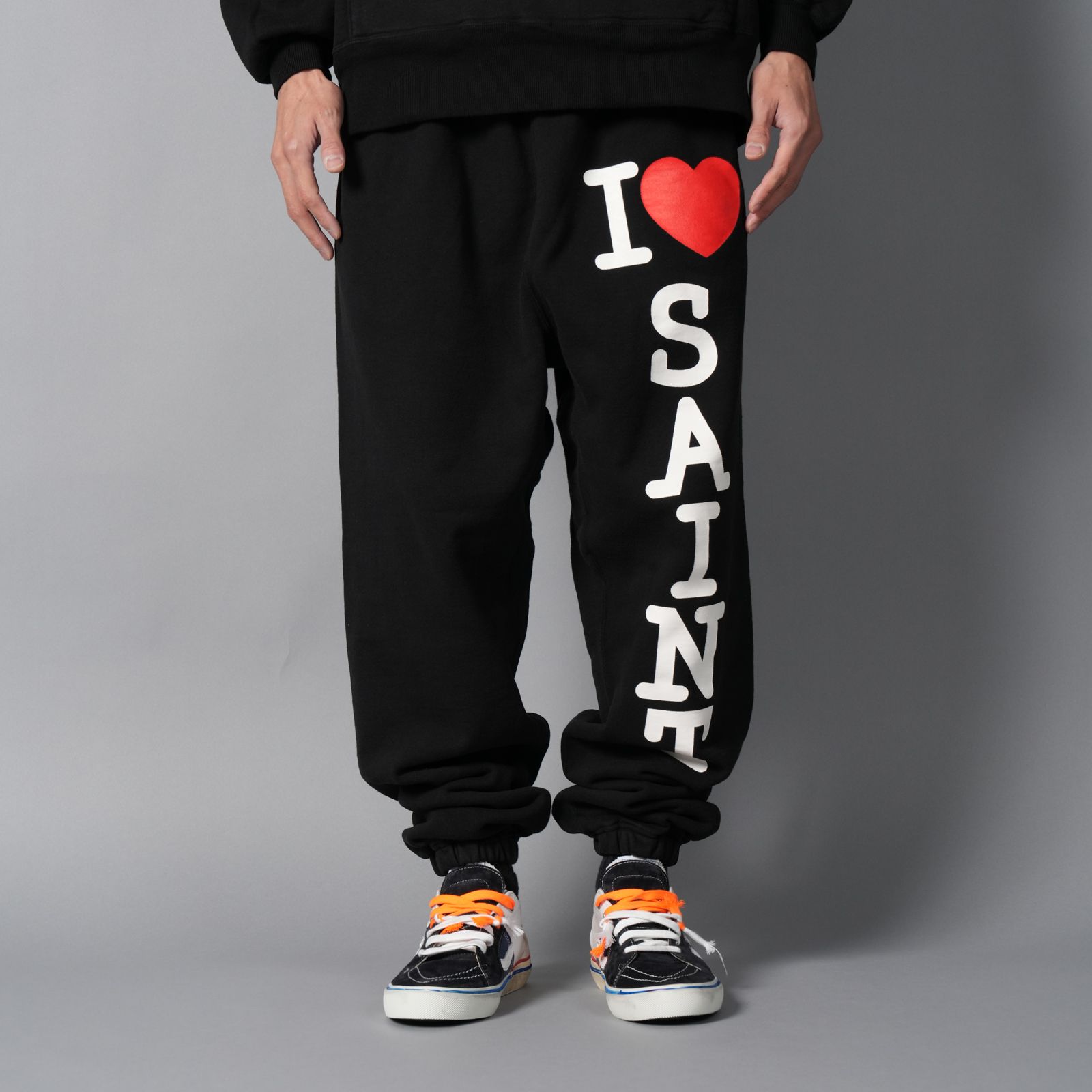 SM-MK8-0000-062 / SWEAT PANTS / I LOVE SAINT / BLACK / スウェットパンツ (ブラック)
