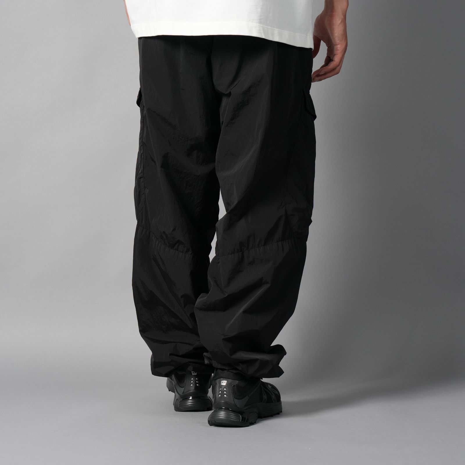 【残りわずか】CHROME-R BOXY SEAMLESS CARGO PANTA / カーゴパンツ (ブラック)