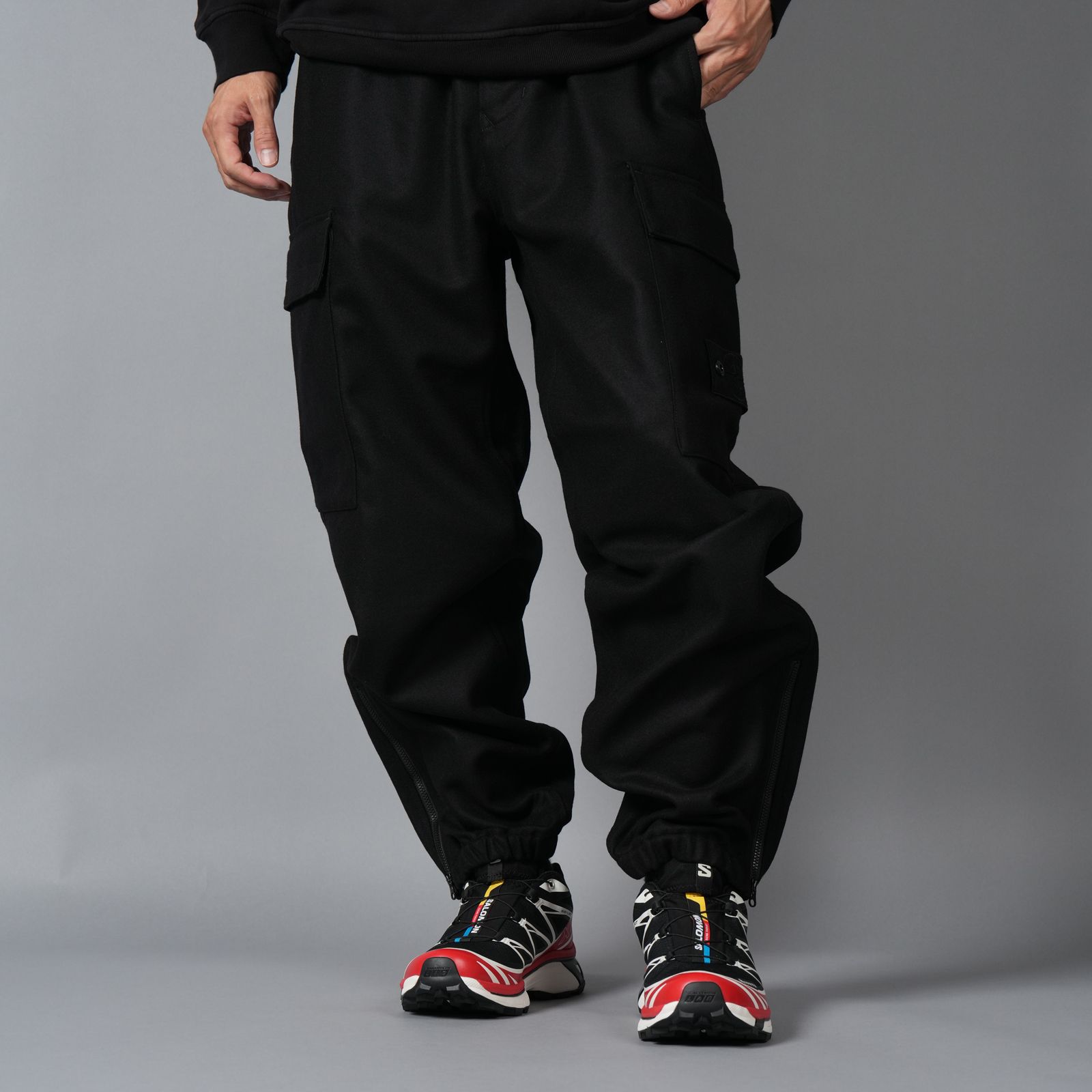 3100021 WOOL NYLON FLANNEL_STONE ISLAND GHOST / カーゴパンツ (ブラック)