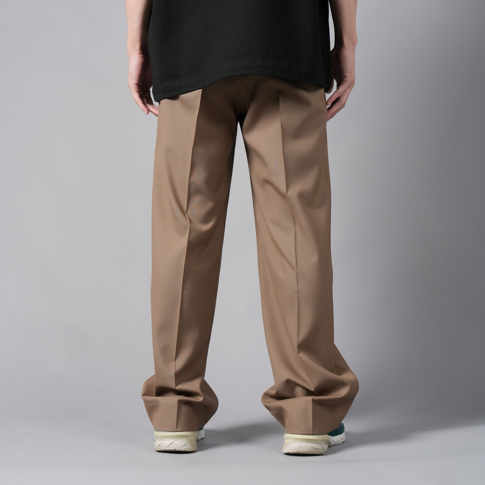 【ラスト1点】BETA 2-TUCK TROUSERS / ベータ ツータック トラウザーズ (カーキベージュ)
