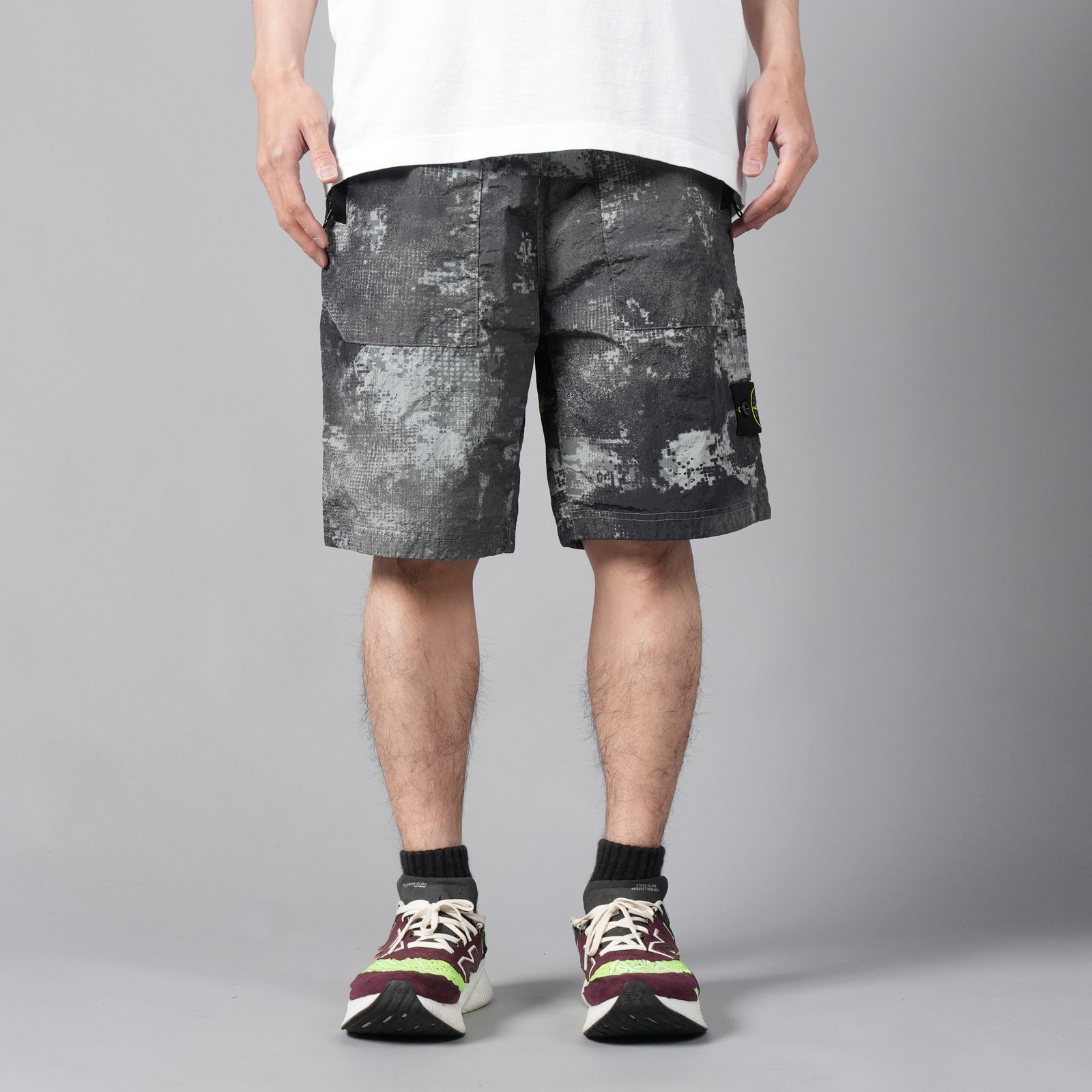 【ラスト1点】L20E1 / DISSOLVING GRID CAMOUFLAGE ON ECONYL REGENERATED NYLON / SWIM SHORTS  / ナイロンハーフパンツ [水陸両用] (グレー)