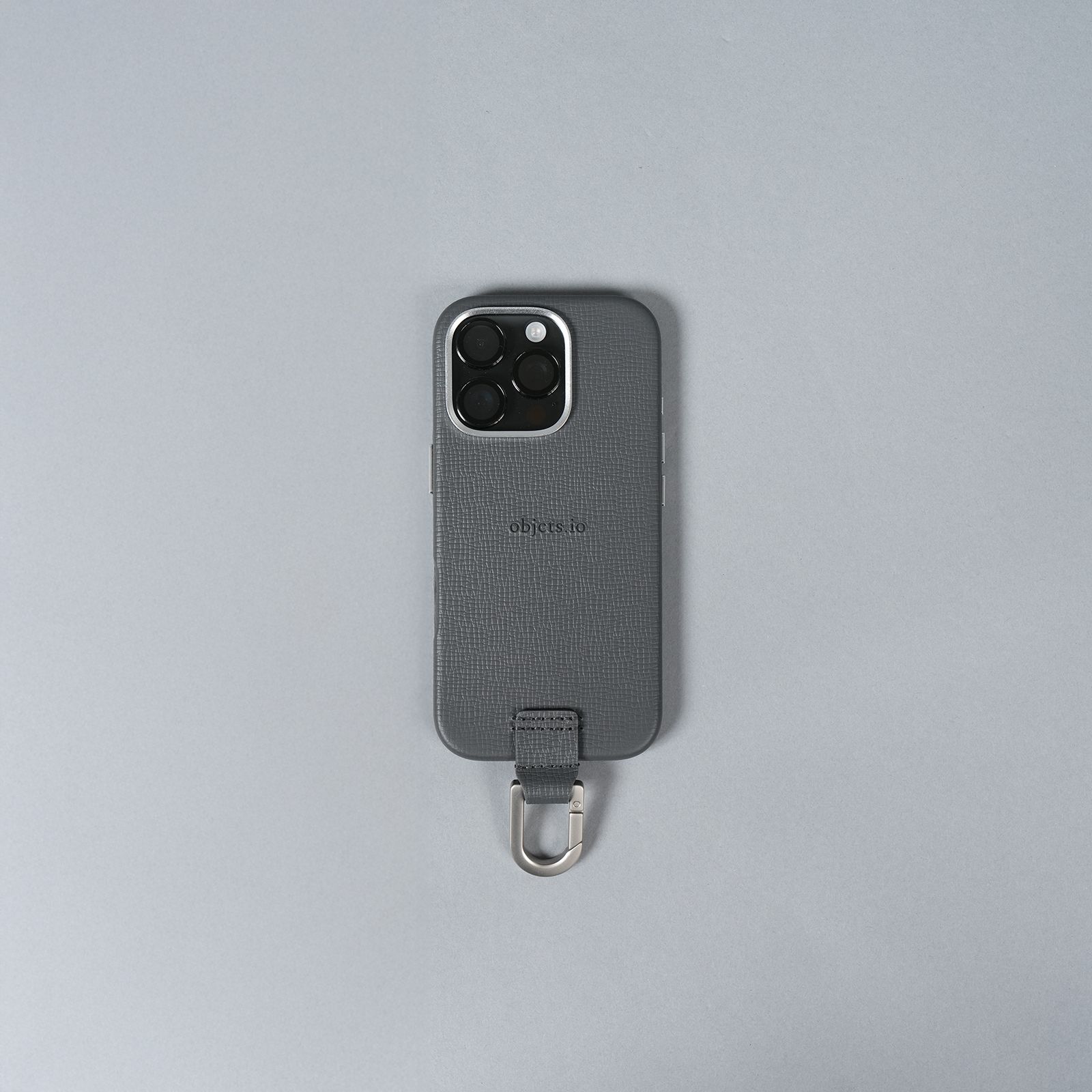 レビュー高評価の商品 objcts.​io - 【再入荷】カラビナ付iPhoneケース [iphone 16/15 iPhoneアクセサリー