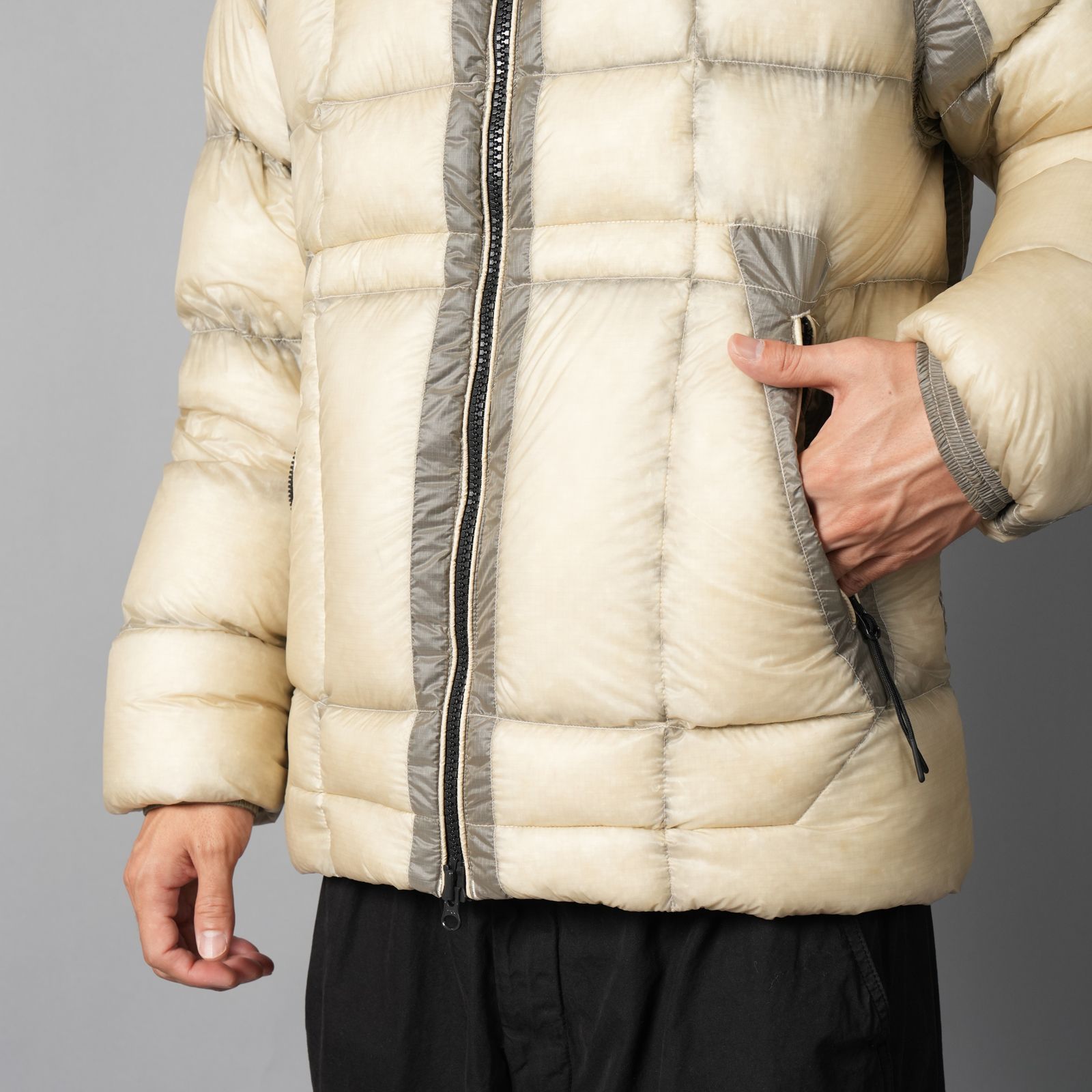 【残りわずか】D.D. SHELL HOODED DOWN JACKET / フーデッド ダウンジャケット (シルバーバーチ)