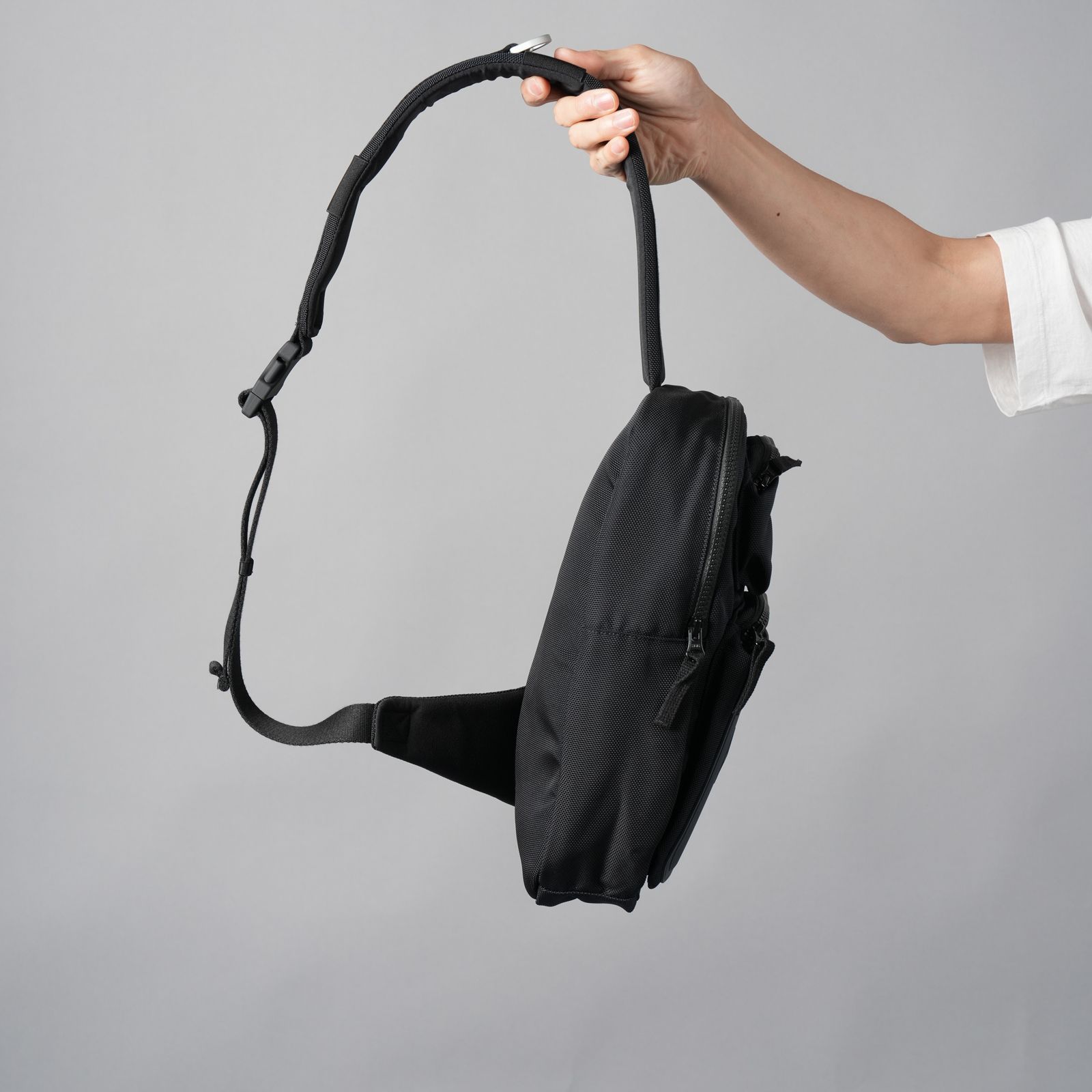 9200030 NYLON PANAMA ACCESSORIES / ポーチバック (ネイビーブルー)