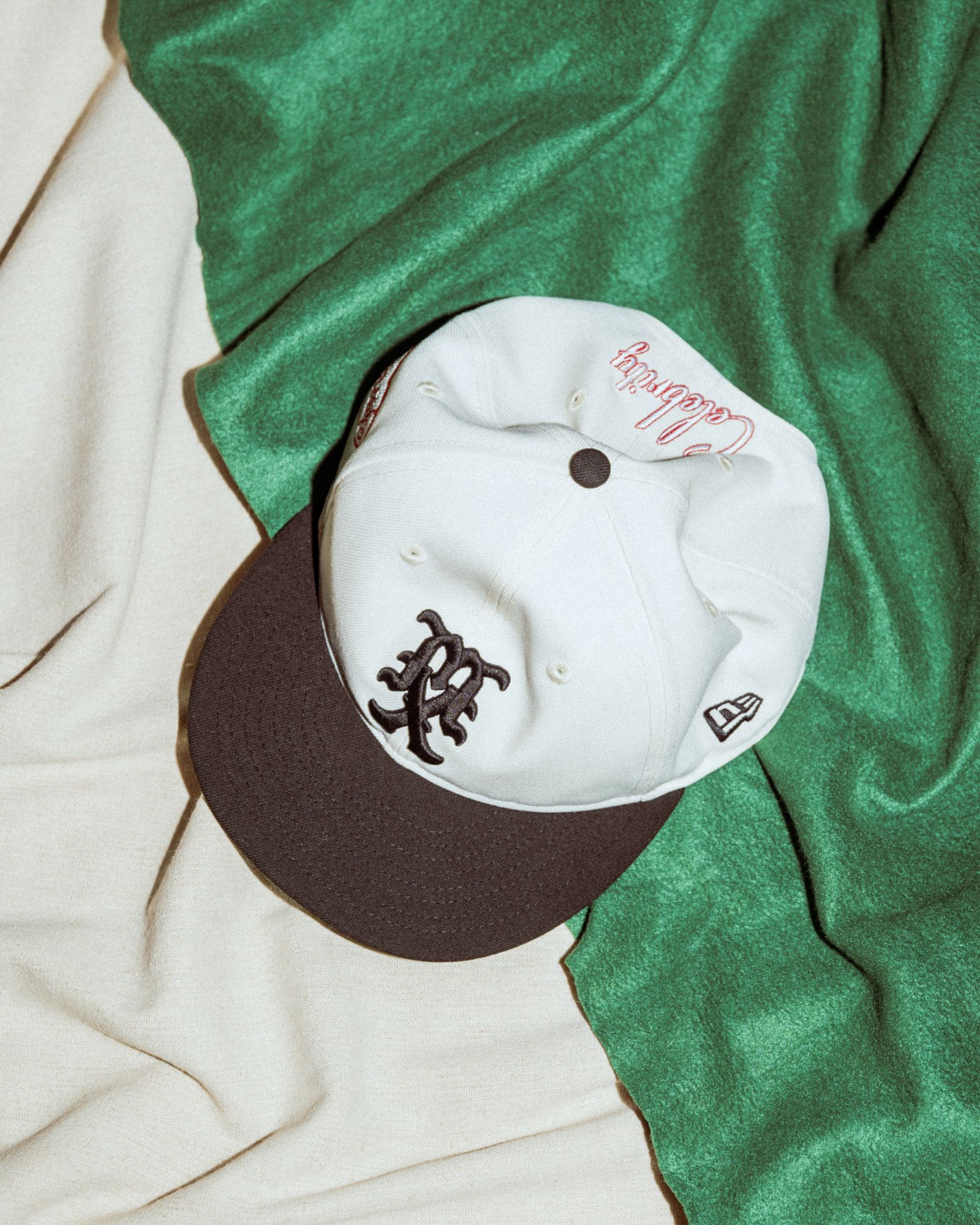 【コラボ】SM-MK8-0000-C22 / NE_CAP / CELEBRITY / WHITE / キャップ (ホワイト)