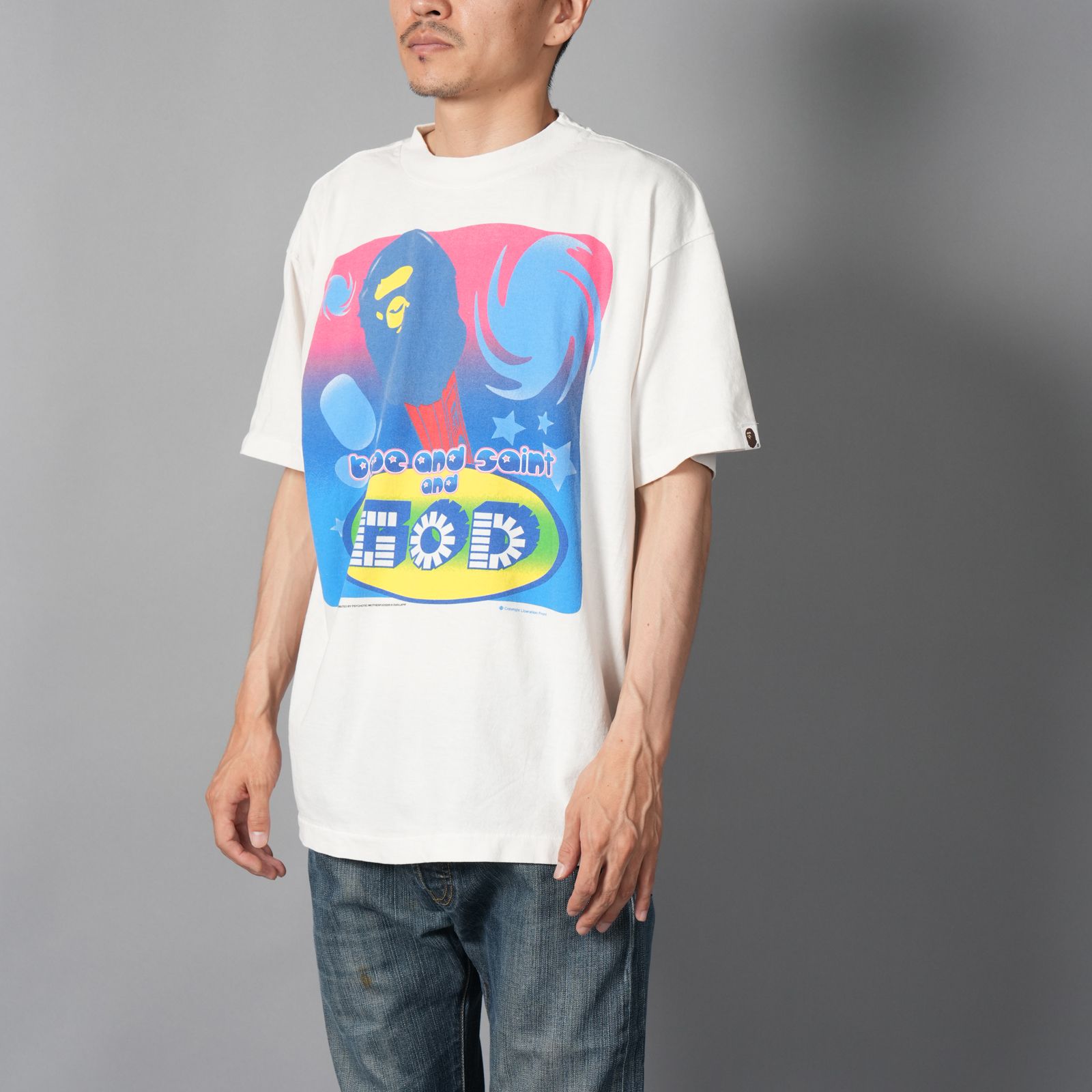 【ラスト1点】【コラボ】SM-HR1-0000-C35 / BAPE_SS TEE / GOD/ WHITE / Tシャツ (ホワイト)