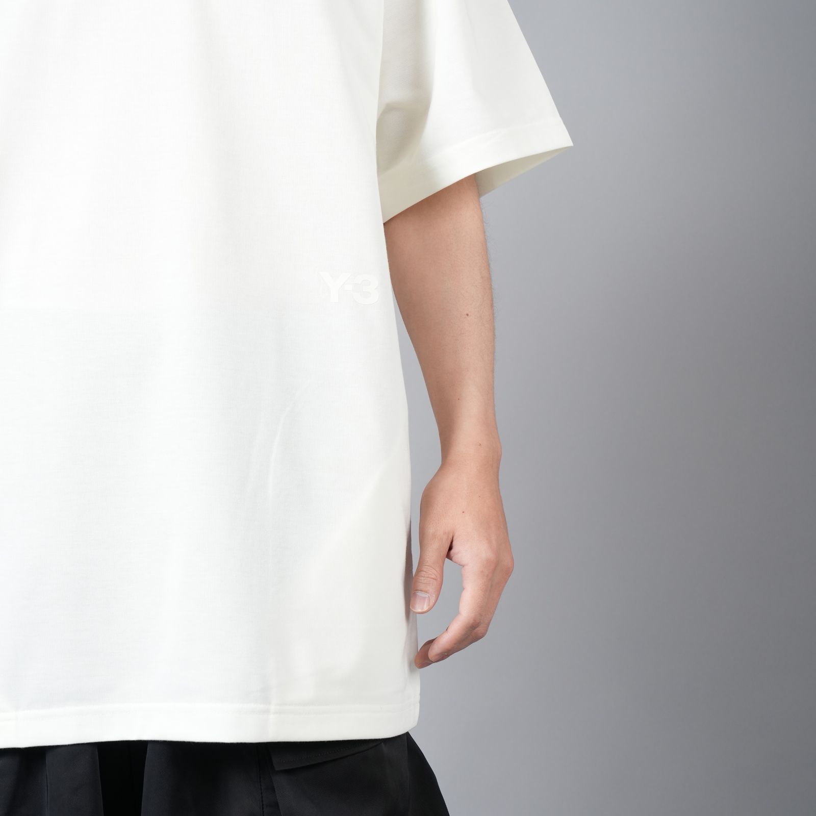 THREE FIFTY STANDARD ワイドな白シャツ