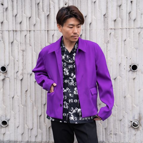 鮮やかなカラーリングが印象的なのEXPERIMENTAL CUTTING SHORT JACKET