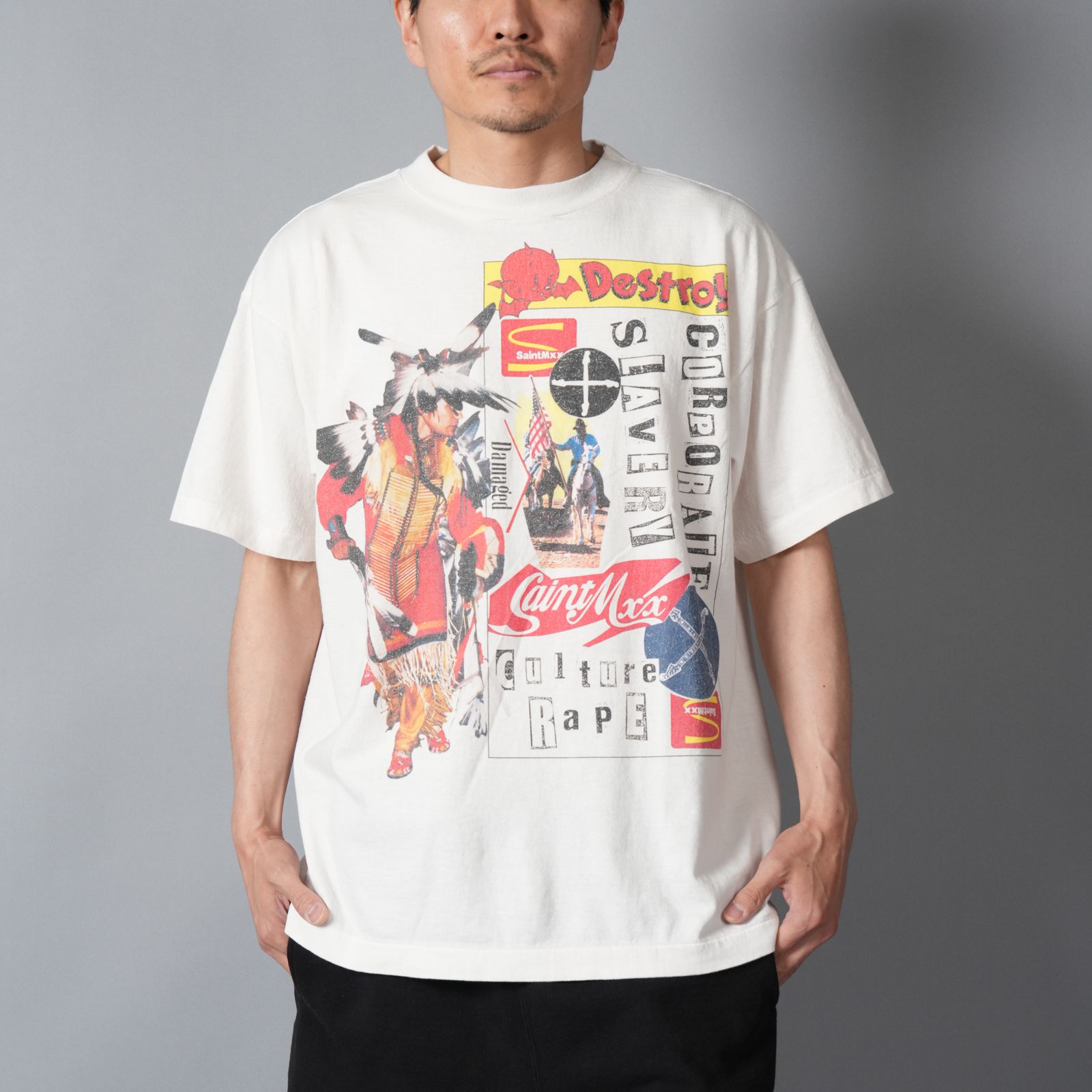 【残りわずか】【コラボ】SM-MK8-0000-C03 / JR_SS T-SHIRT / DESTROY / WHITE / Tシャツ(ホワイト)