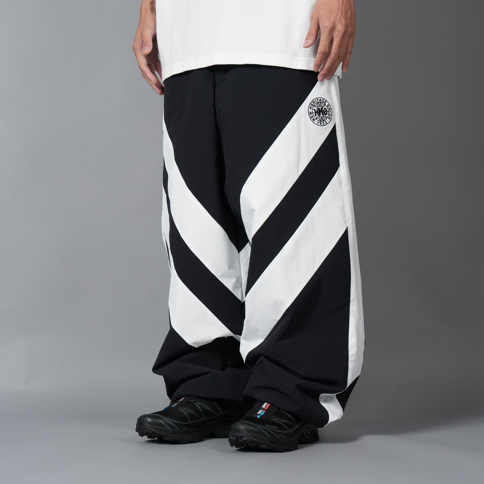 CHEVRON PUFFER NYLON TROUSER / ナイロントラウザー (ブラック/ホワイト)